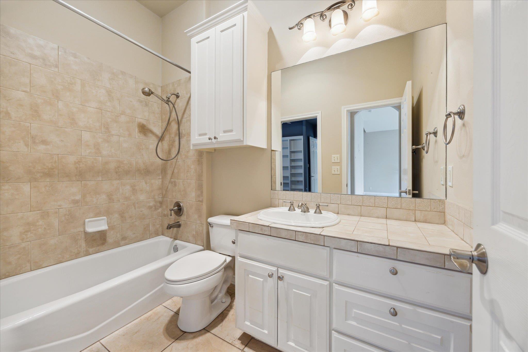 301 Sundance Trl, Dripping Springs, TX 78620