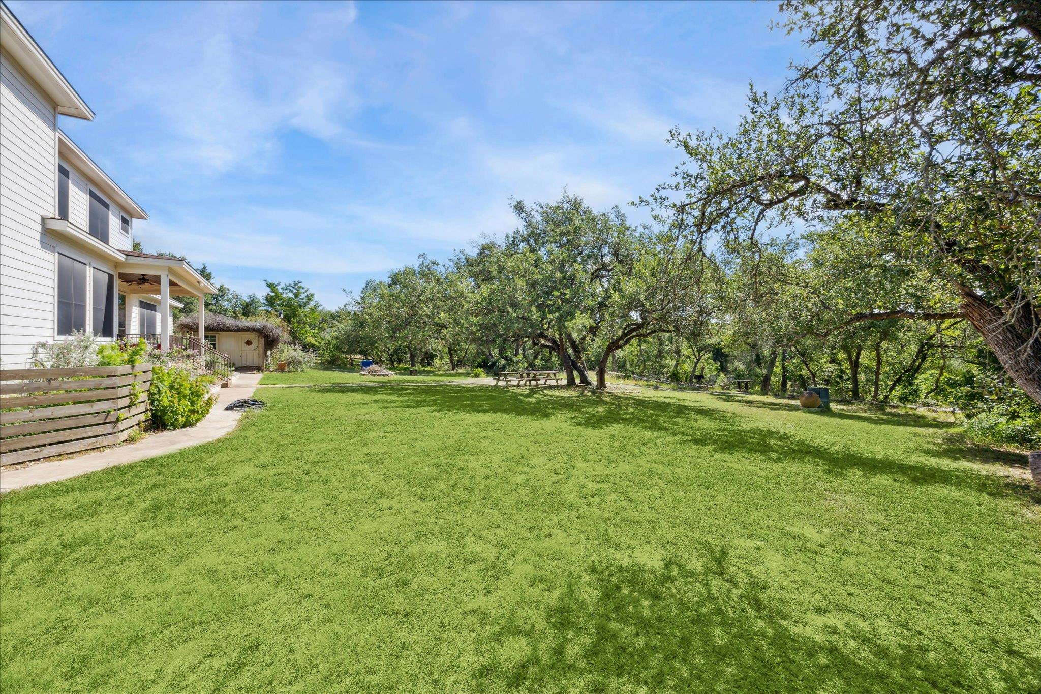 301 Sundance Trl, Dripping Springs, TX 78620