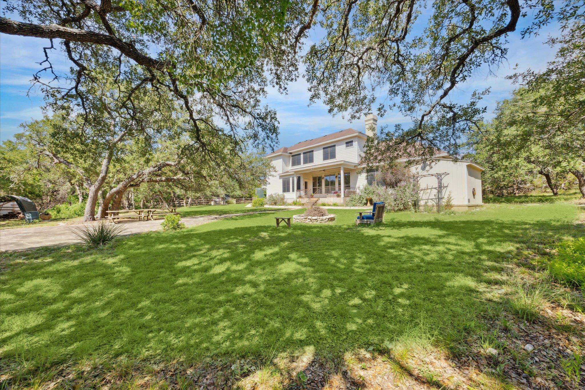 301 Sundance Trl, Dripping Springs, TX 78620