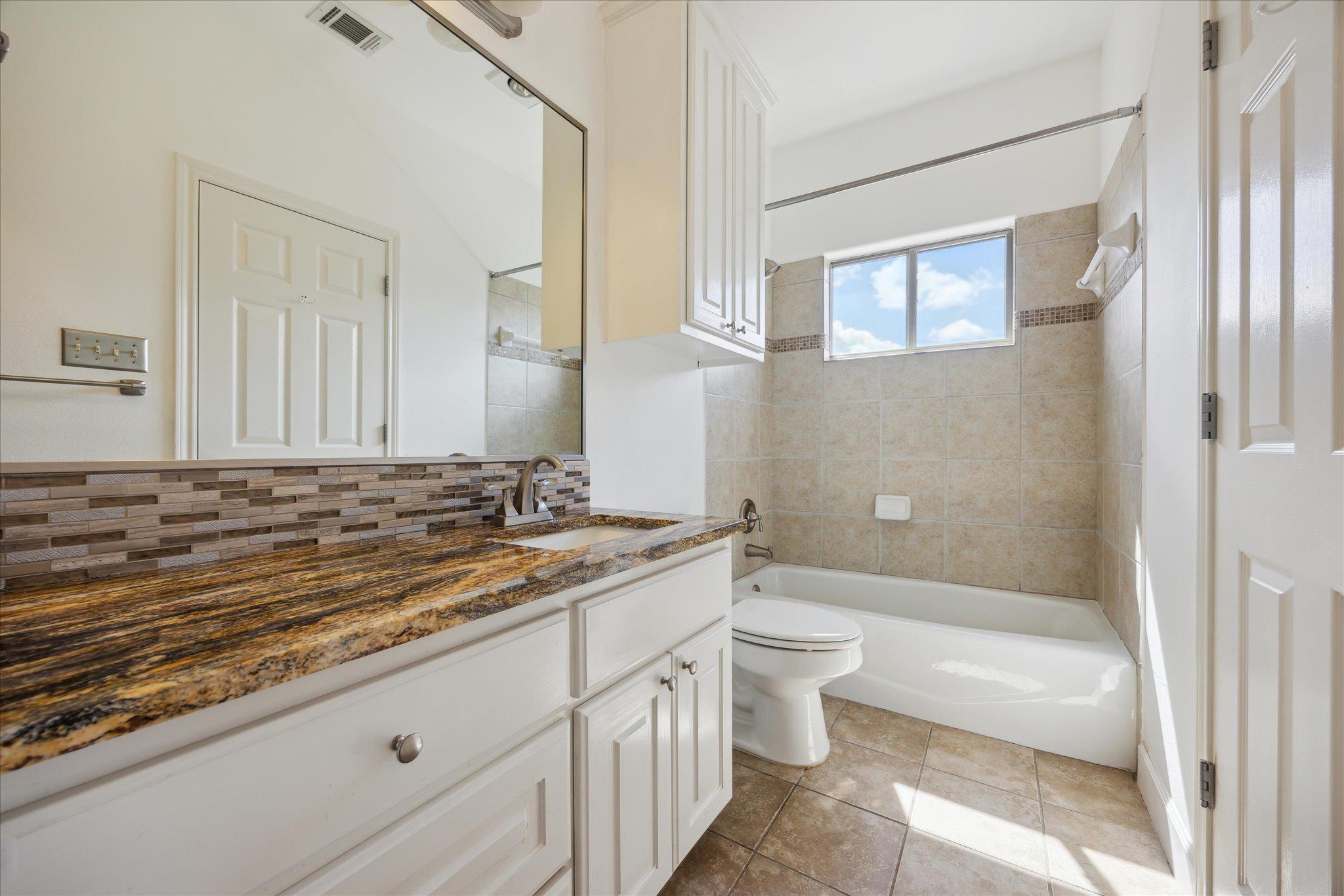 301 Sundance Trl, Dripping Springs, TX 78620