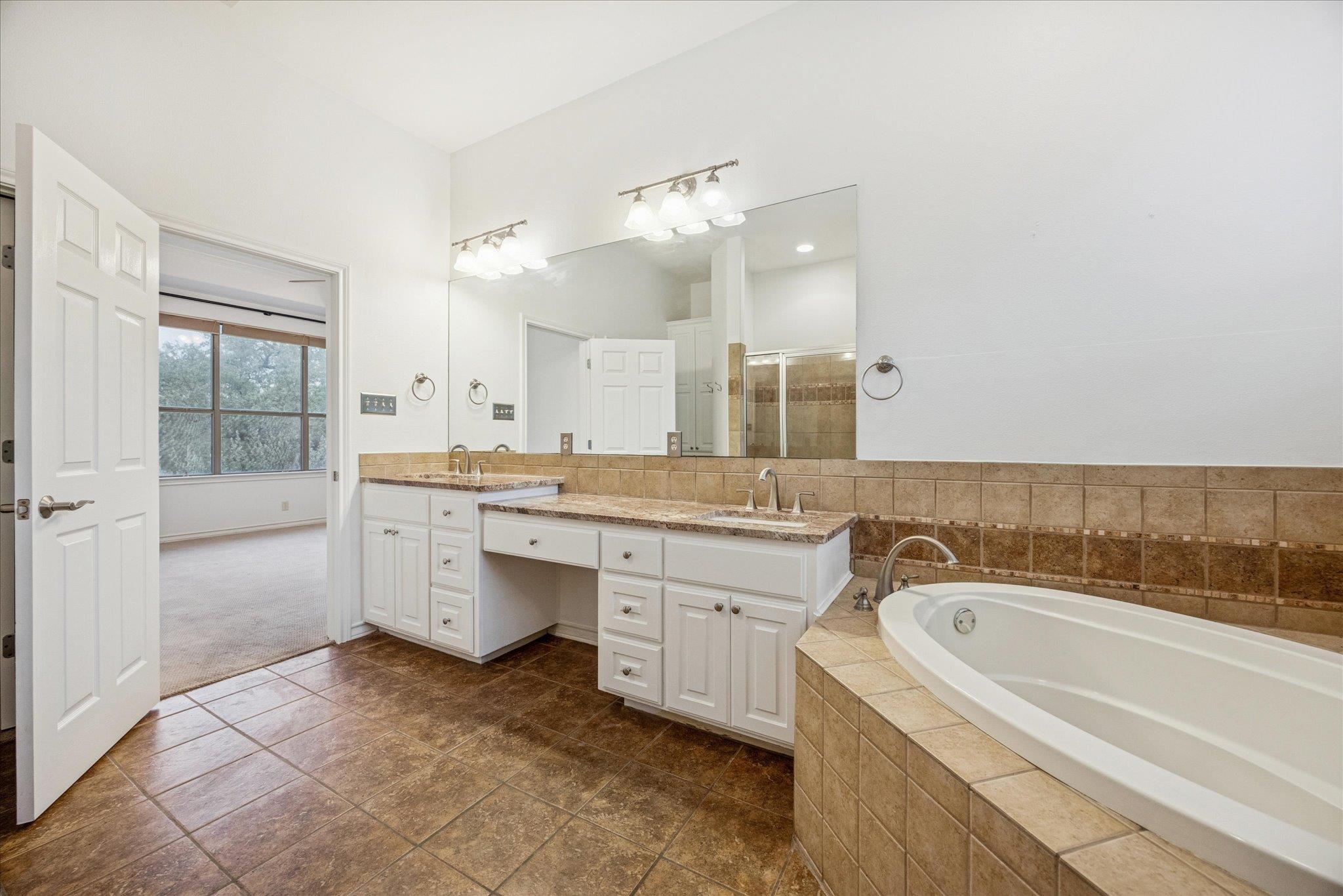 301 Sundance Trl, Dripping Springs, TX 78620