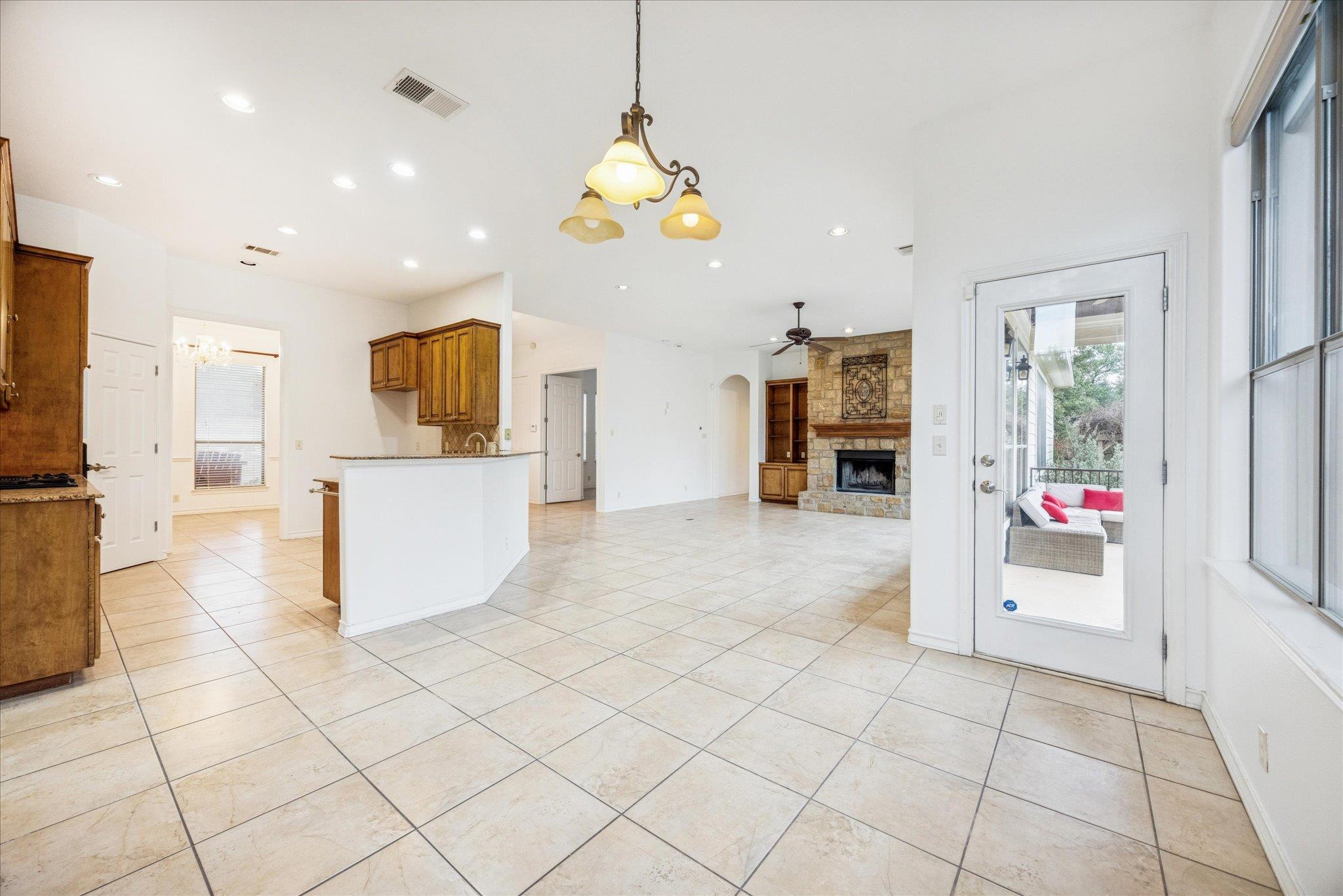 301 Sundance Trl, Dripping Springs, TX 78620