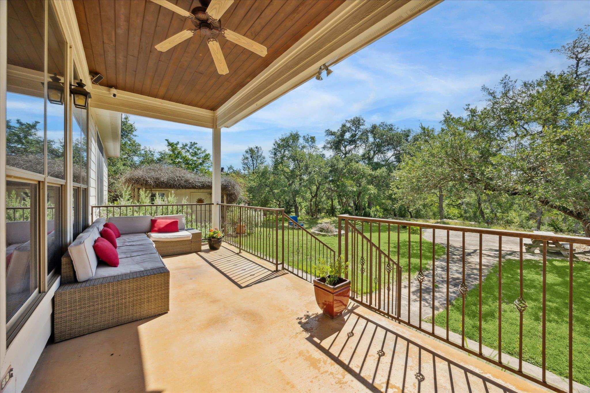 301 Sundance Trl, Dripping Springs, TX 78620