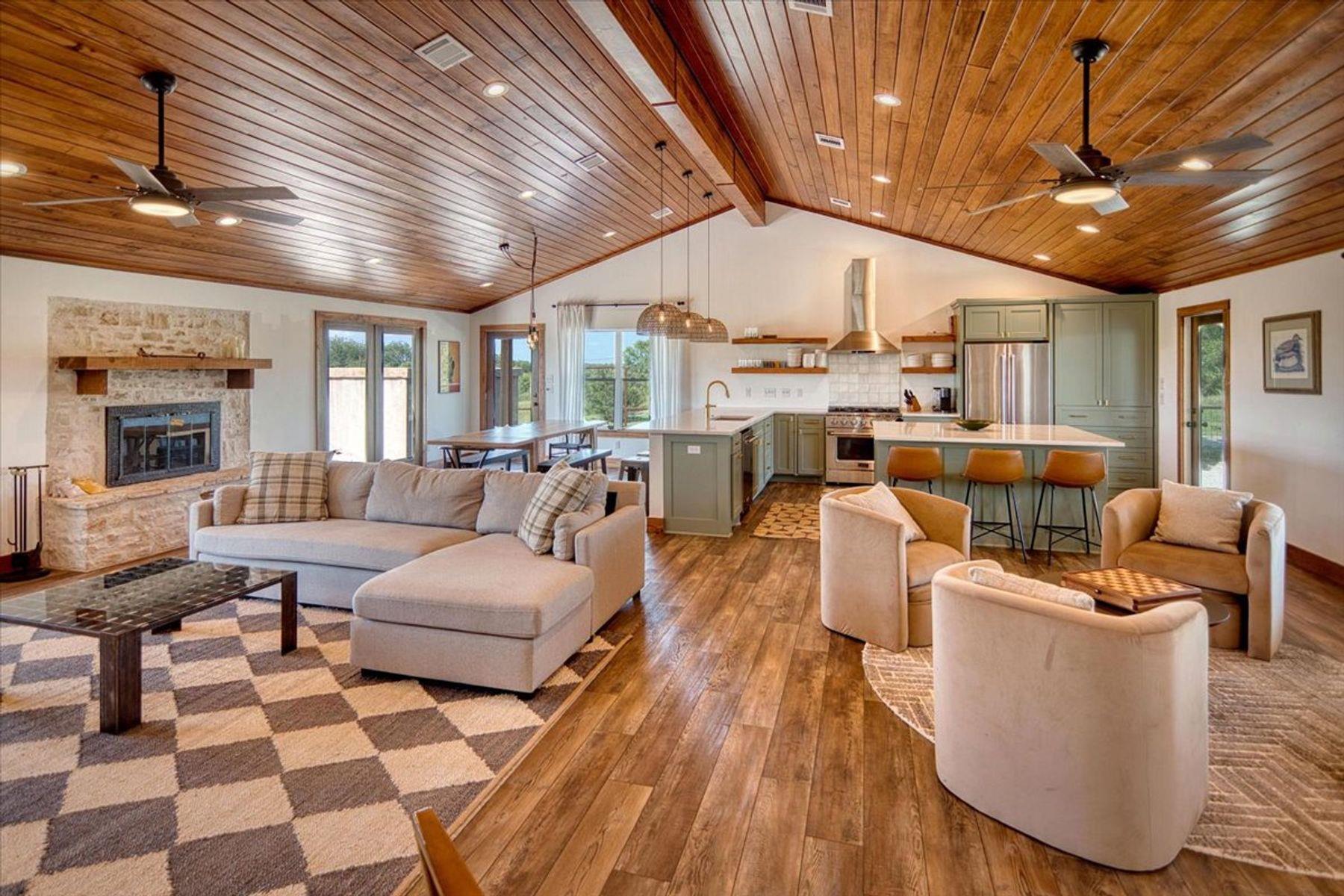 19811 W Ranch Road 152 Rd, Llano, TX 78643