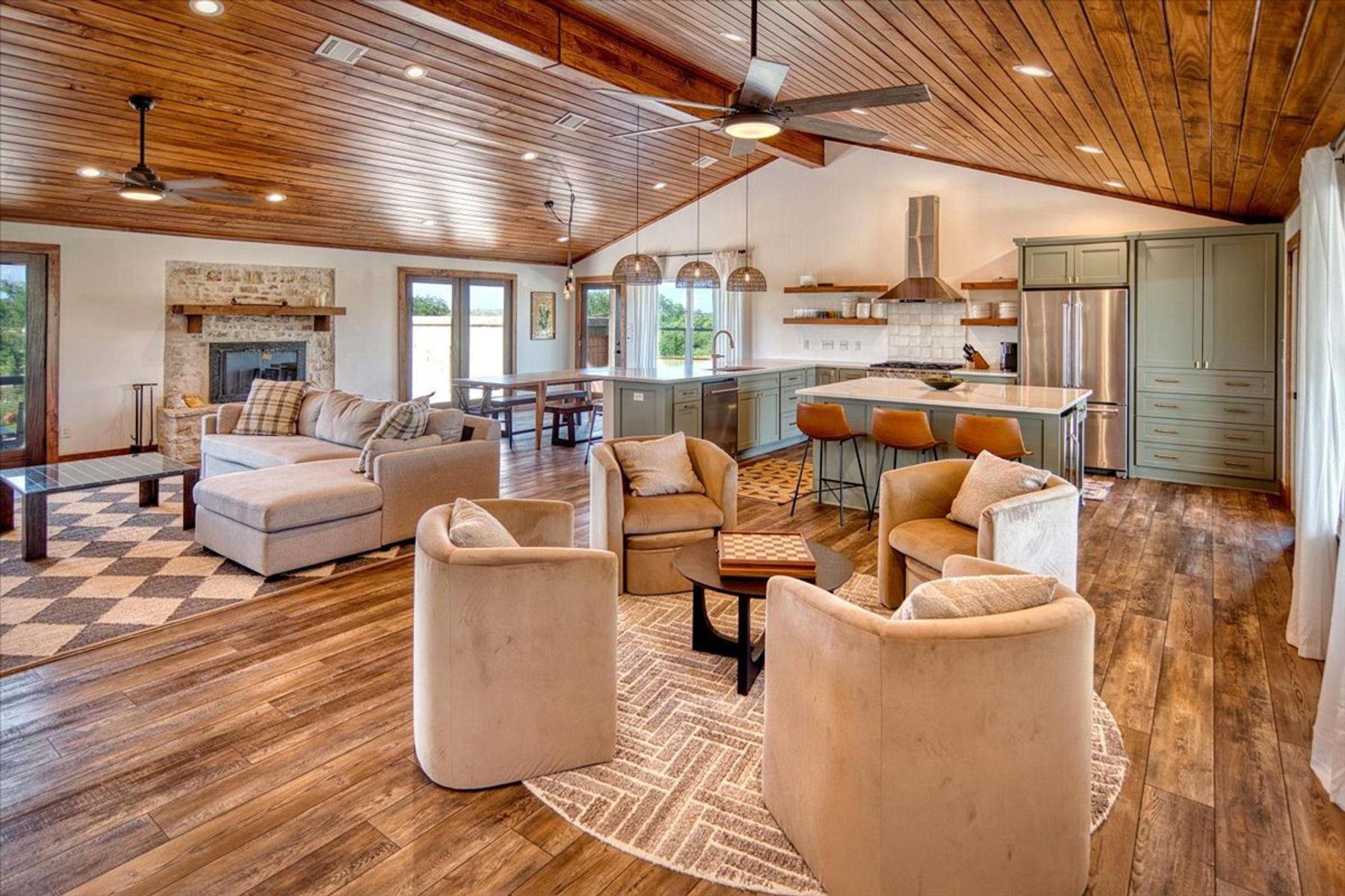 19811 W Ranch Road 152 Rd, Llano, TX 78643