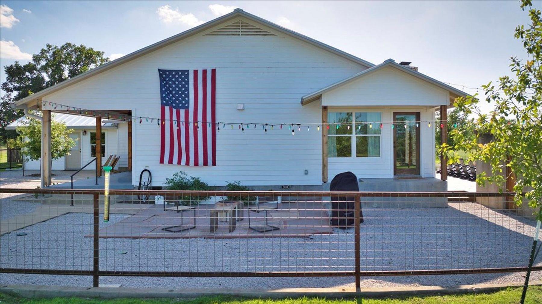 19811 W Ranch Road 152 Rd, Llano, TX 78643