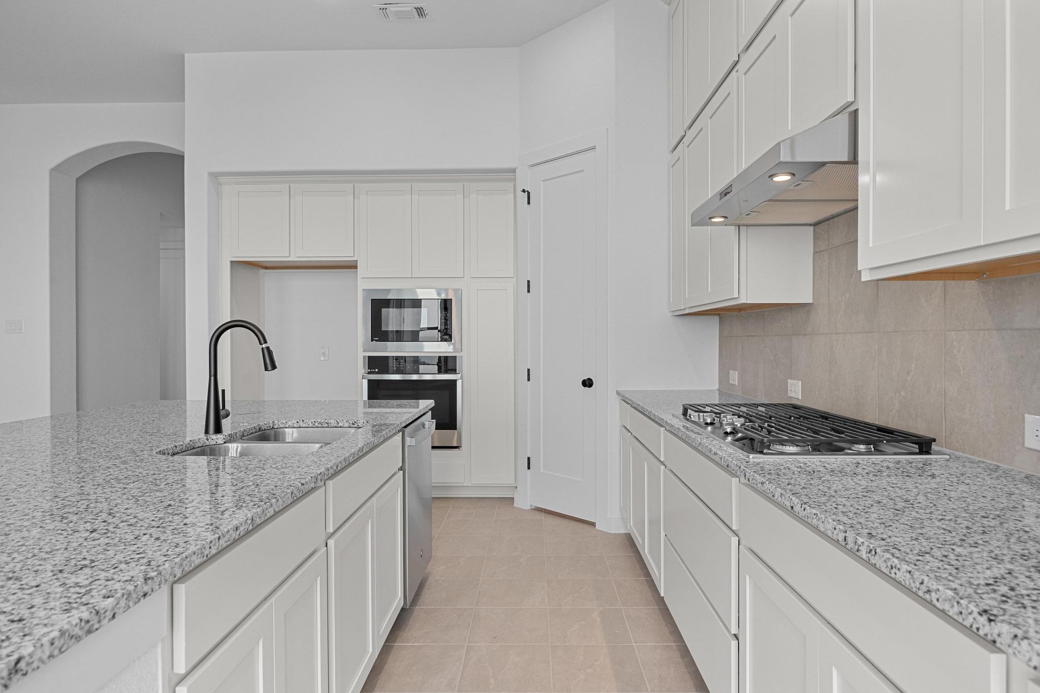 22809 Golden Daisy Ln, Lago Vista, TX 78645
