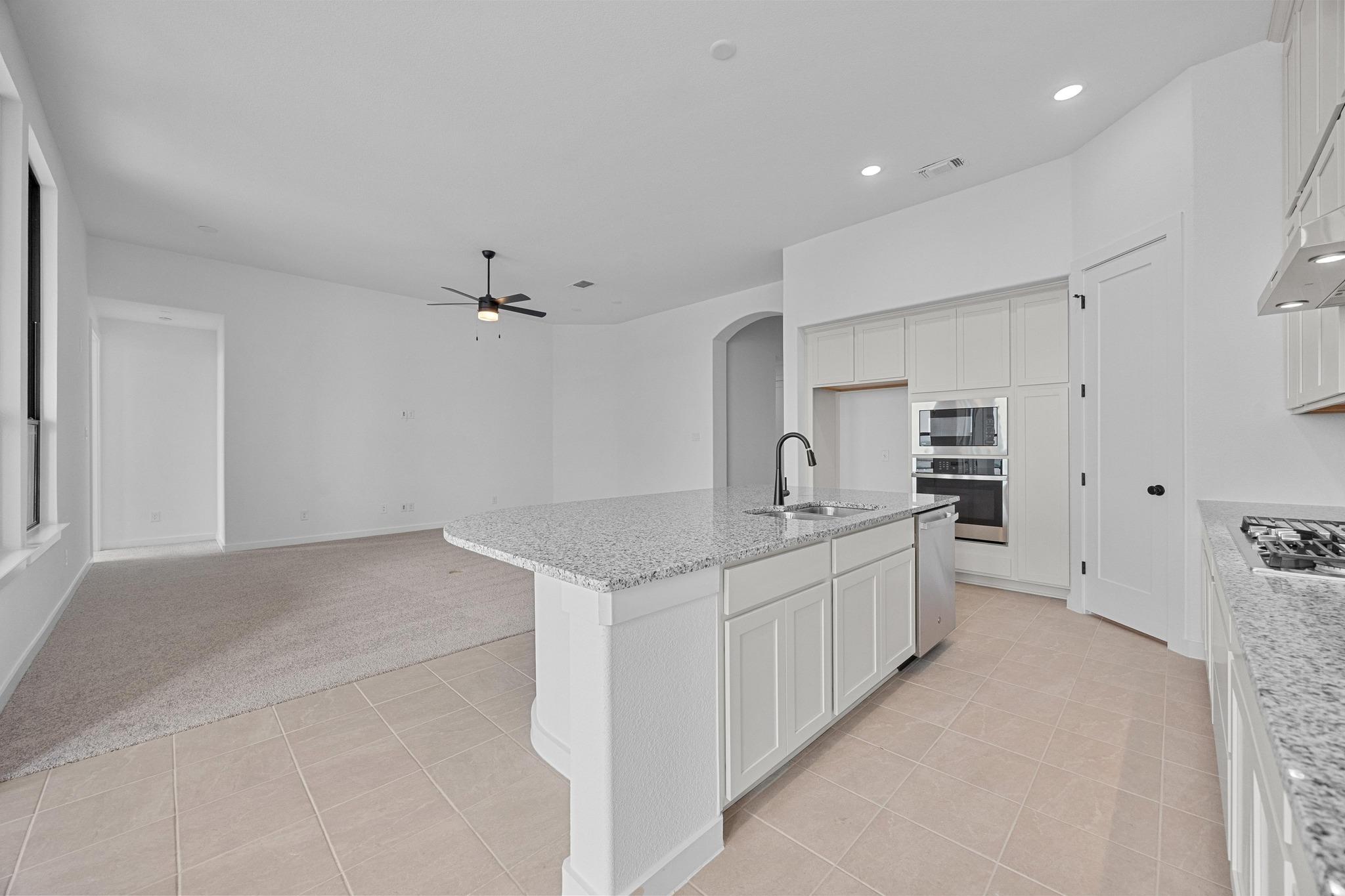 22809 Golden Daisy Ln, Lago Vista, TX 78645