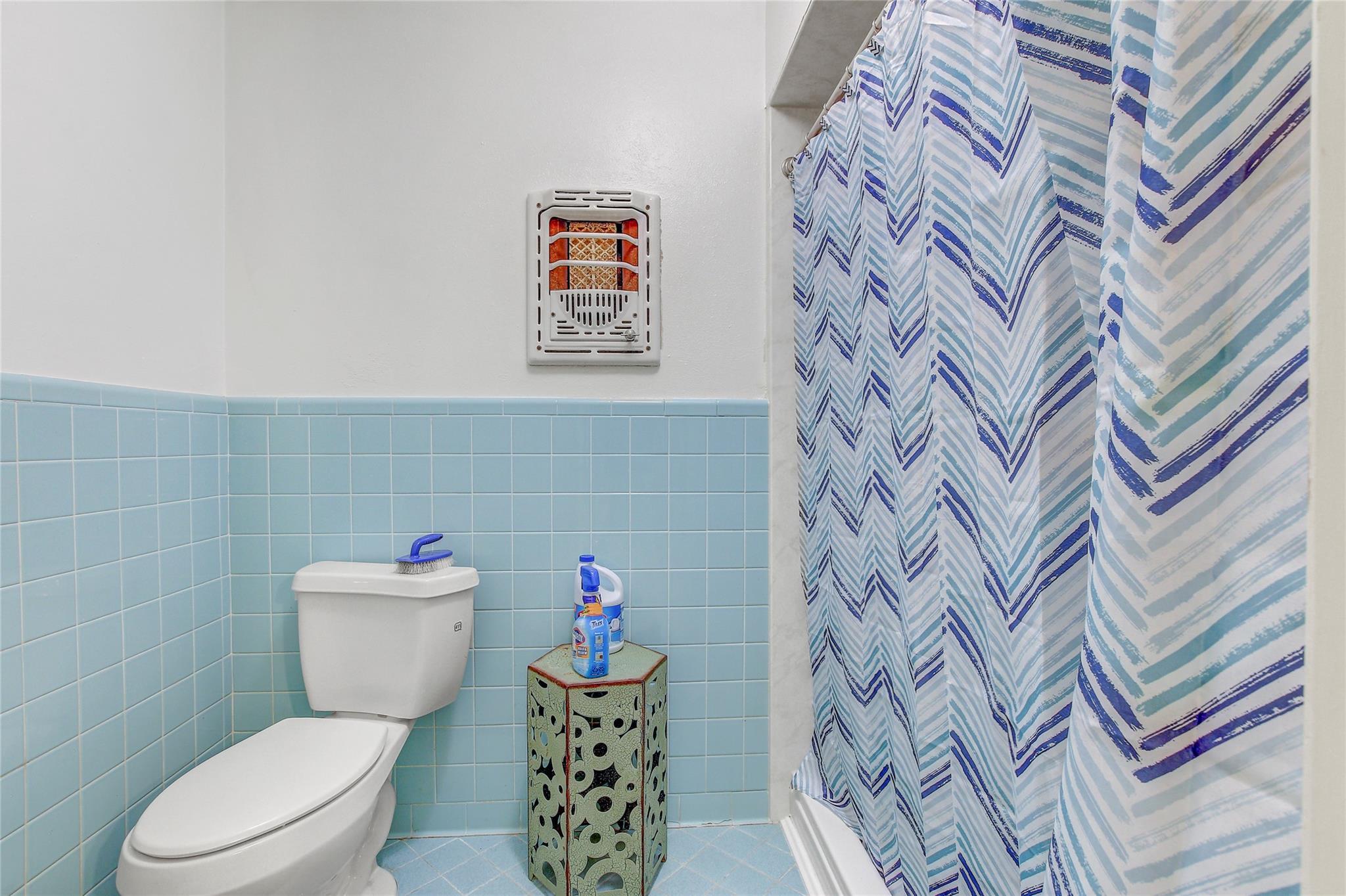 1402 Herder Ave, Schulenburg, TX 78956