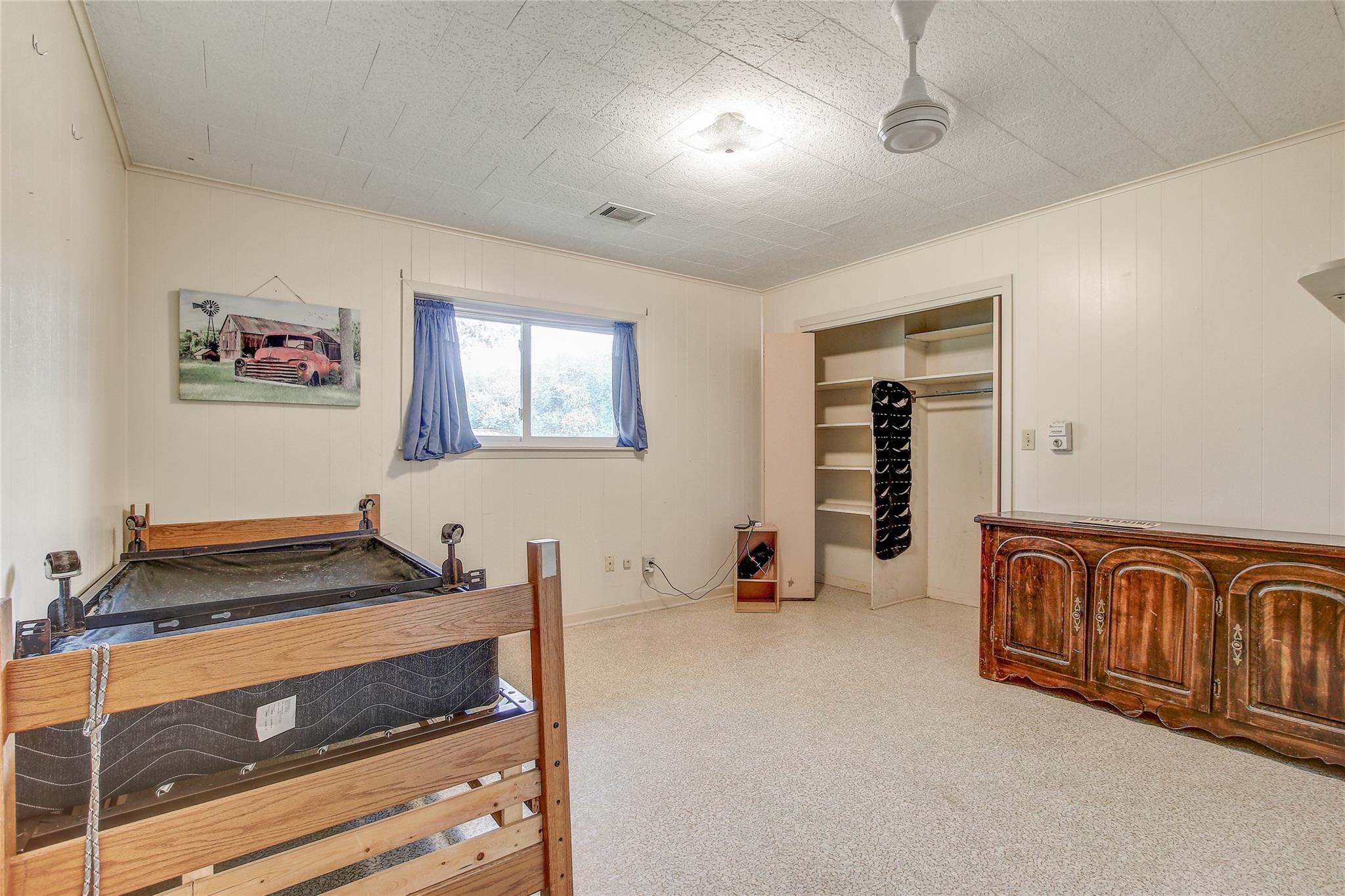 1402 Herder Ave, Schulenburg, TX 78956