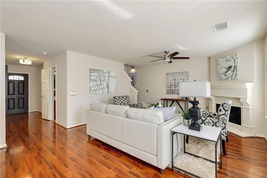 809 Barefoot Cv, Round Rock, TX 78665