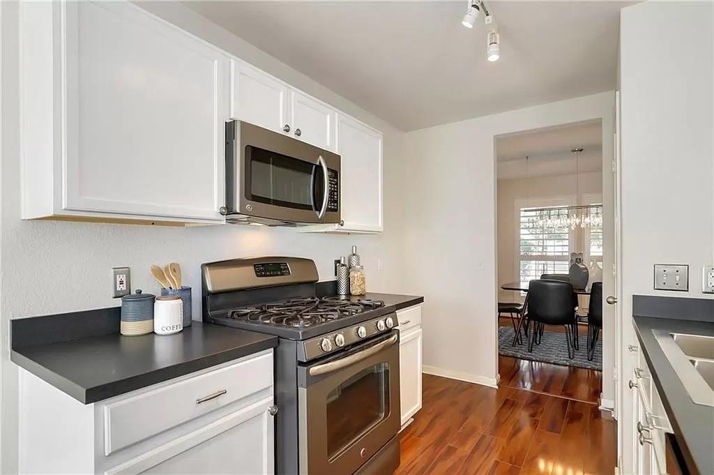 809 Barefoot Cv, Round Rock, TX 78665