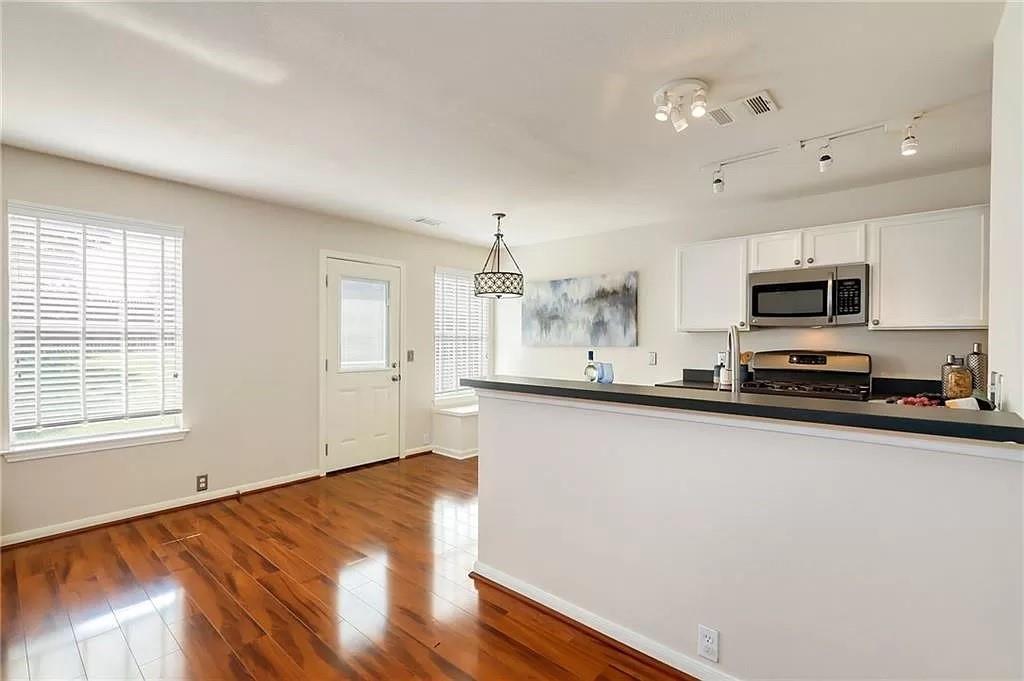 809 Barefoot Cv, Round Rock, TX 78665