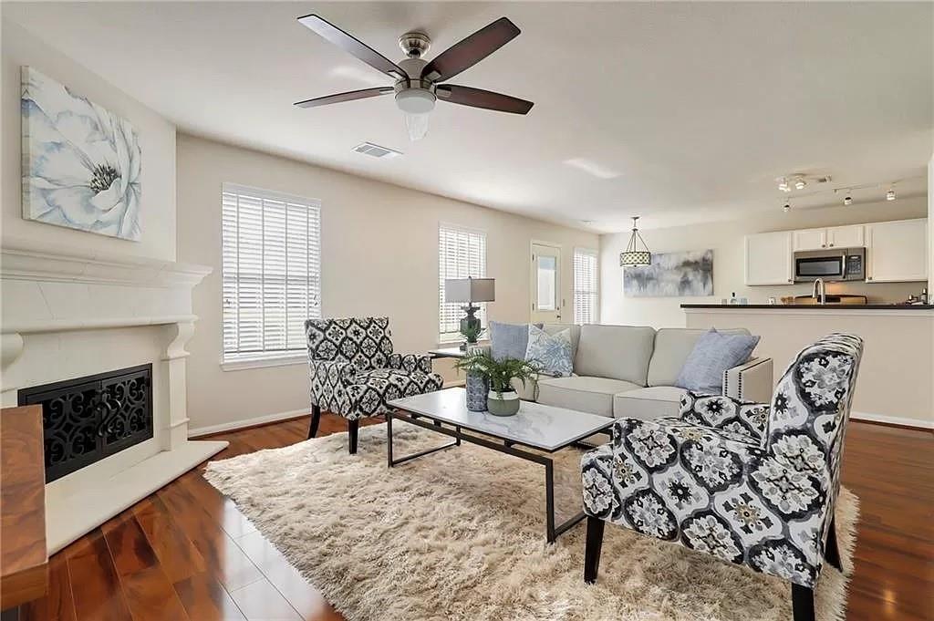 809 Barefoot Cv, Round Rock, TX 78665