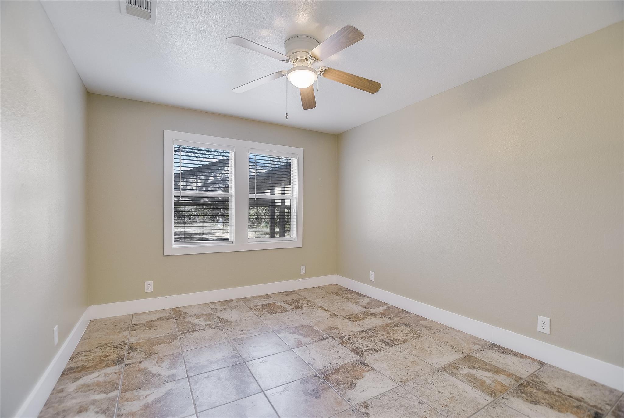 441 Leaning Oak Trl, Dripping Springs, TX 78620