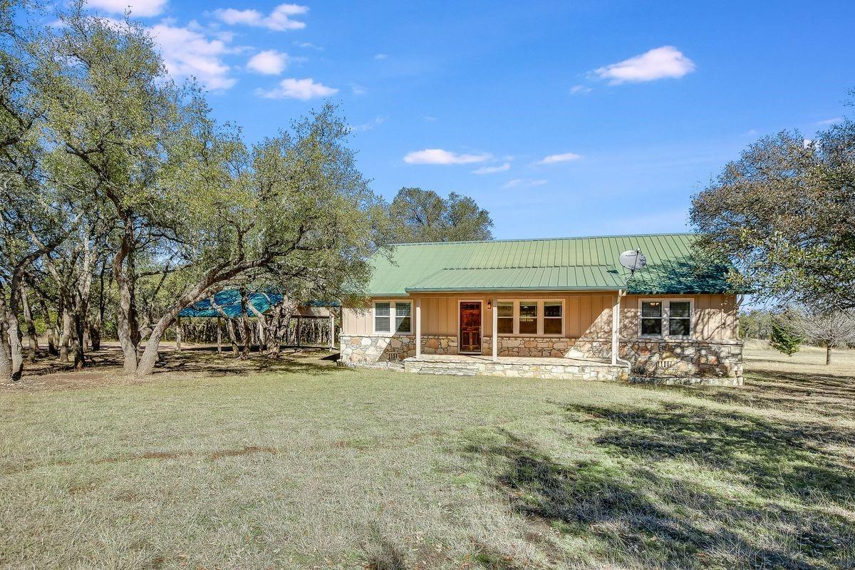 441 Leaning Oak Trl, Dripping Springs, TX 78620