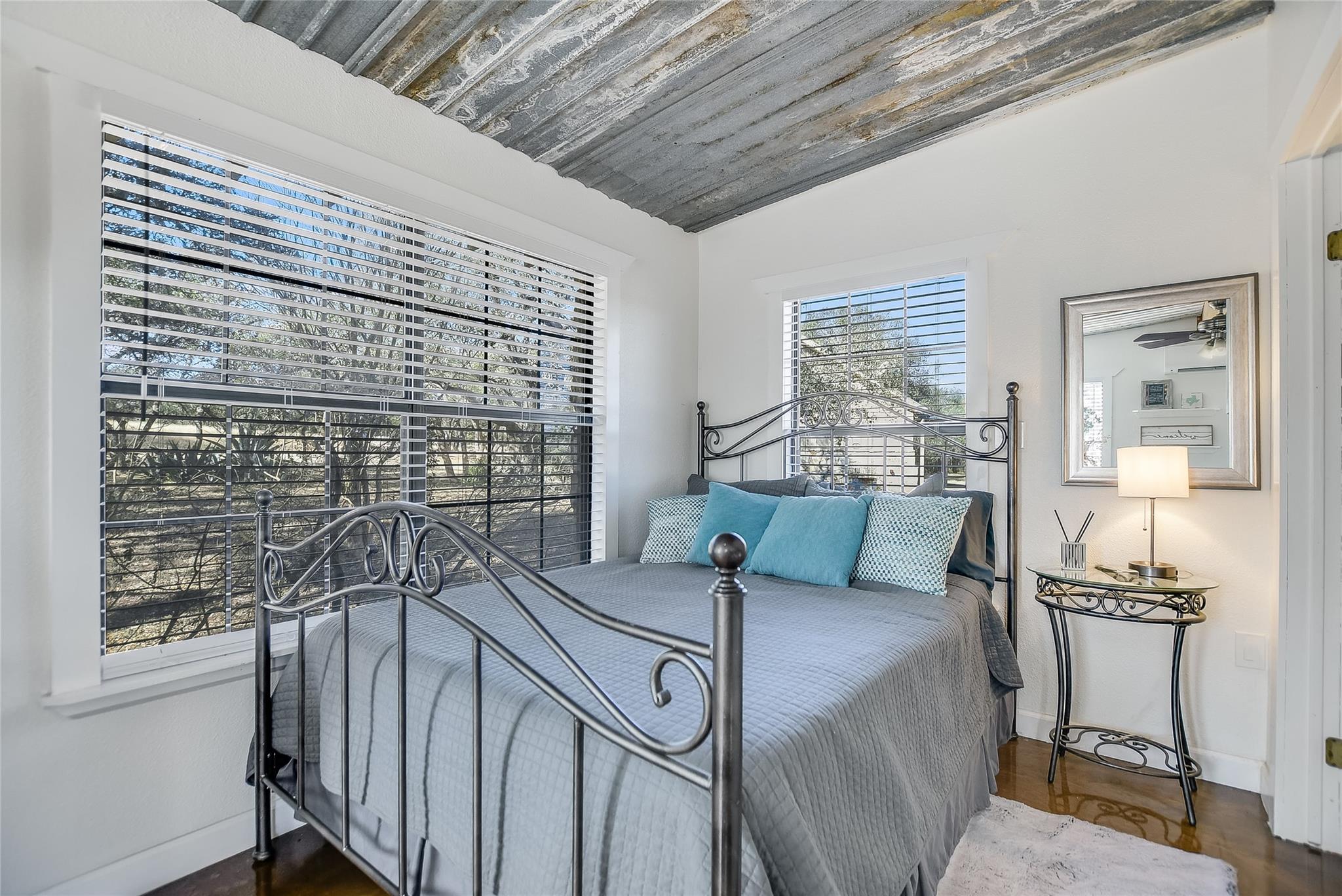 441 Leaning Oak Trl, Dripping Springs, TX 78620