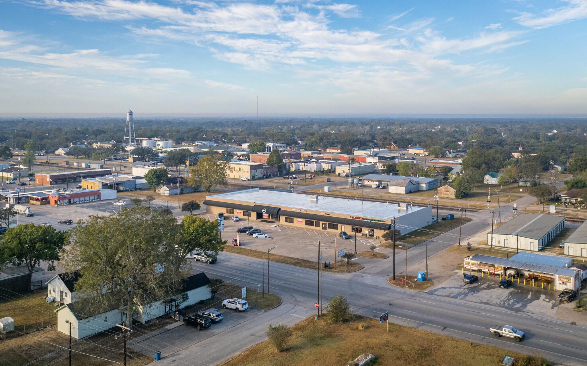 630 10th St # A, Hempstead, TX 77445