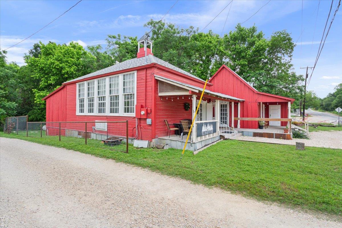 112 Royal St, Salado, TX 76571