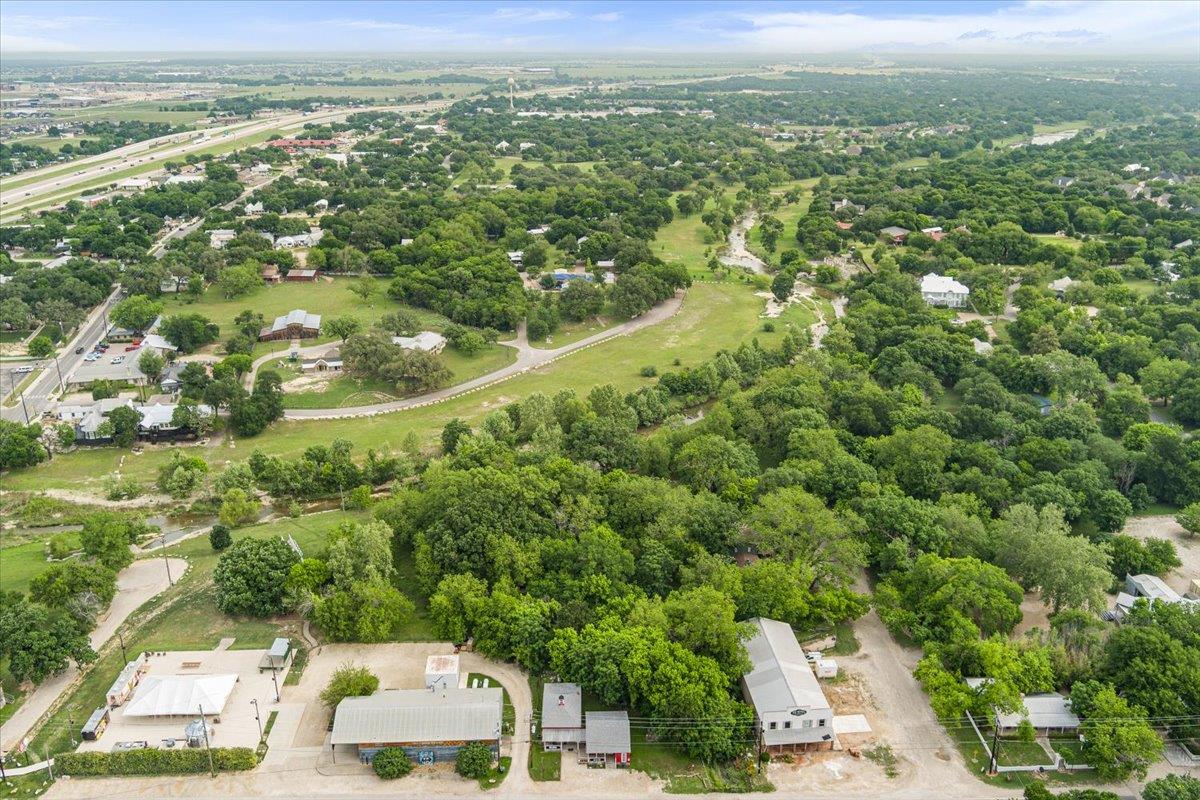 112 Royal St, Salado, TX 76571