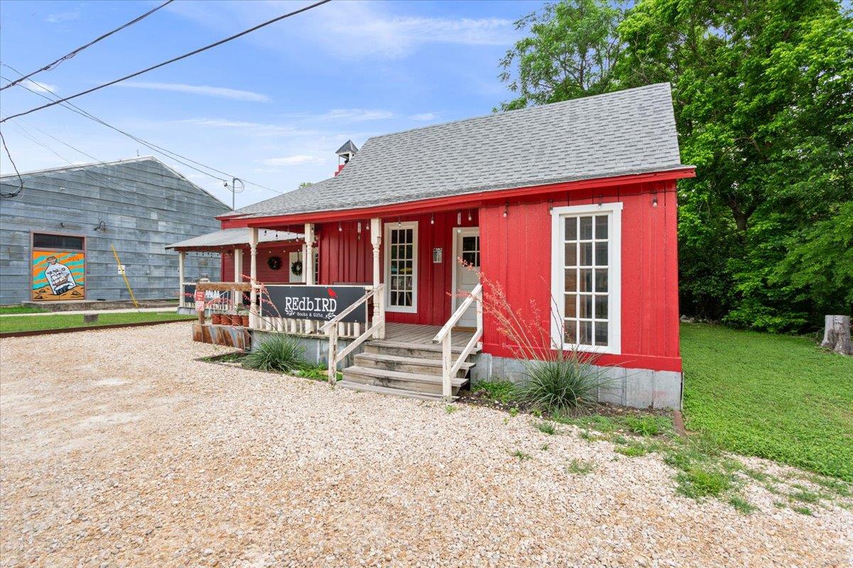 112 Royal St, Salado, TX 76571
