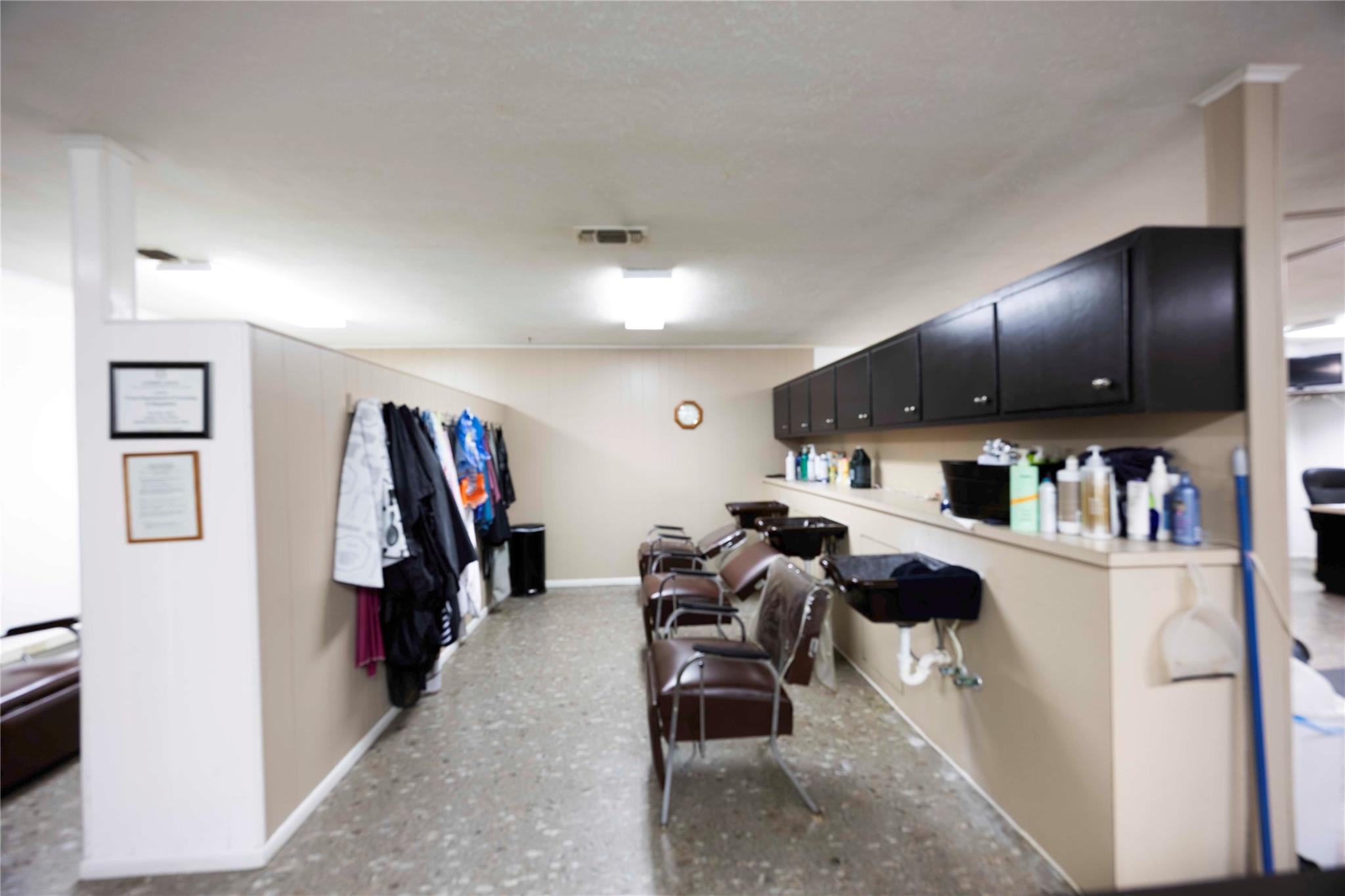 737 N Main St, Schulenburg, TX 78956