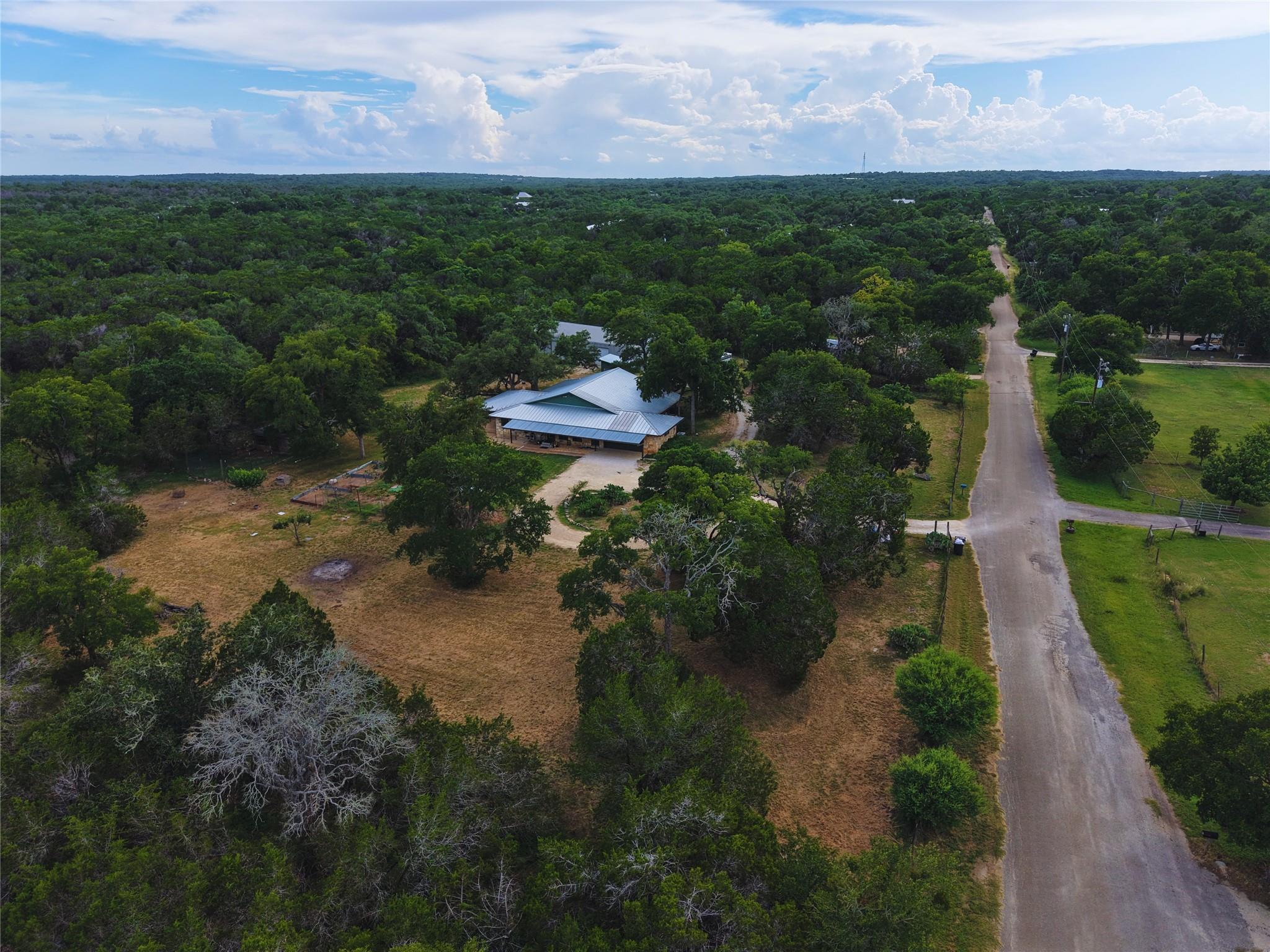 700 Billie Brooks Ln, Driftwood, TX 78619