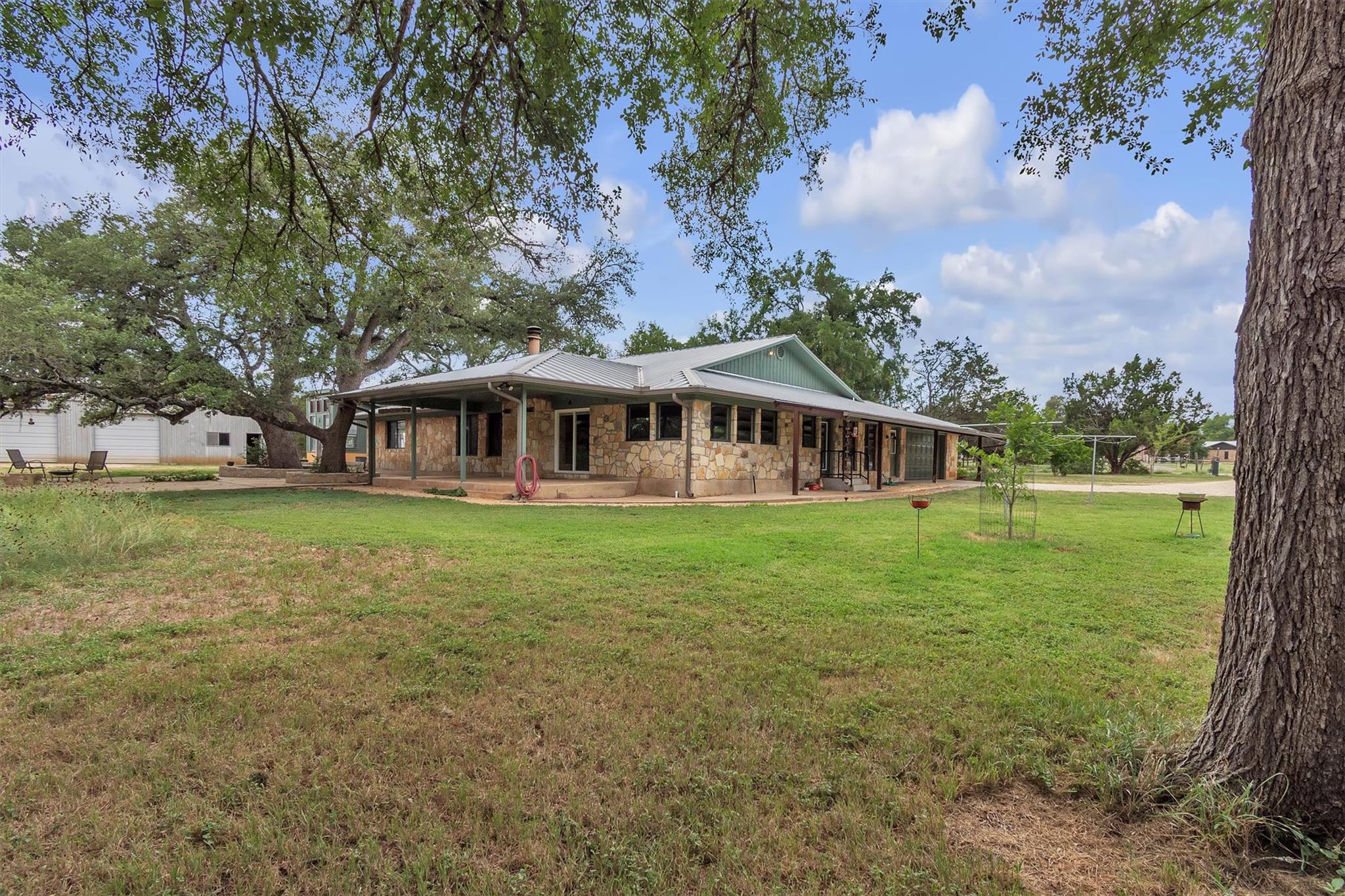 700 Billie Brooks Ln, Driftwood, TX 78619