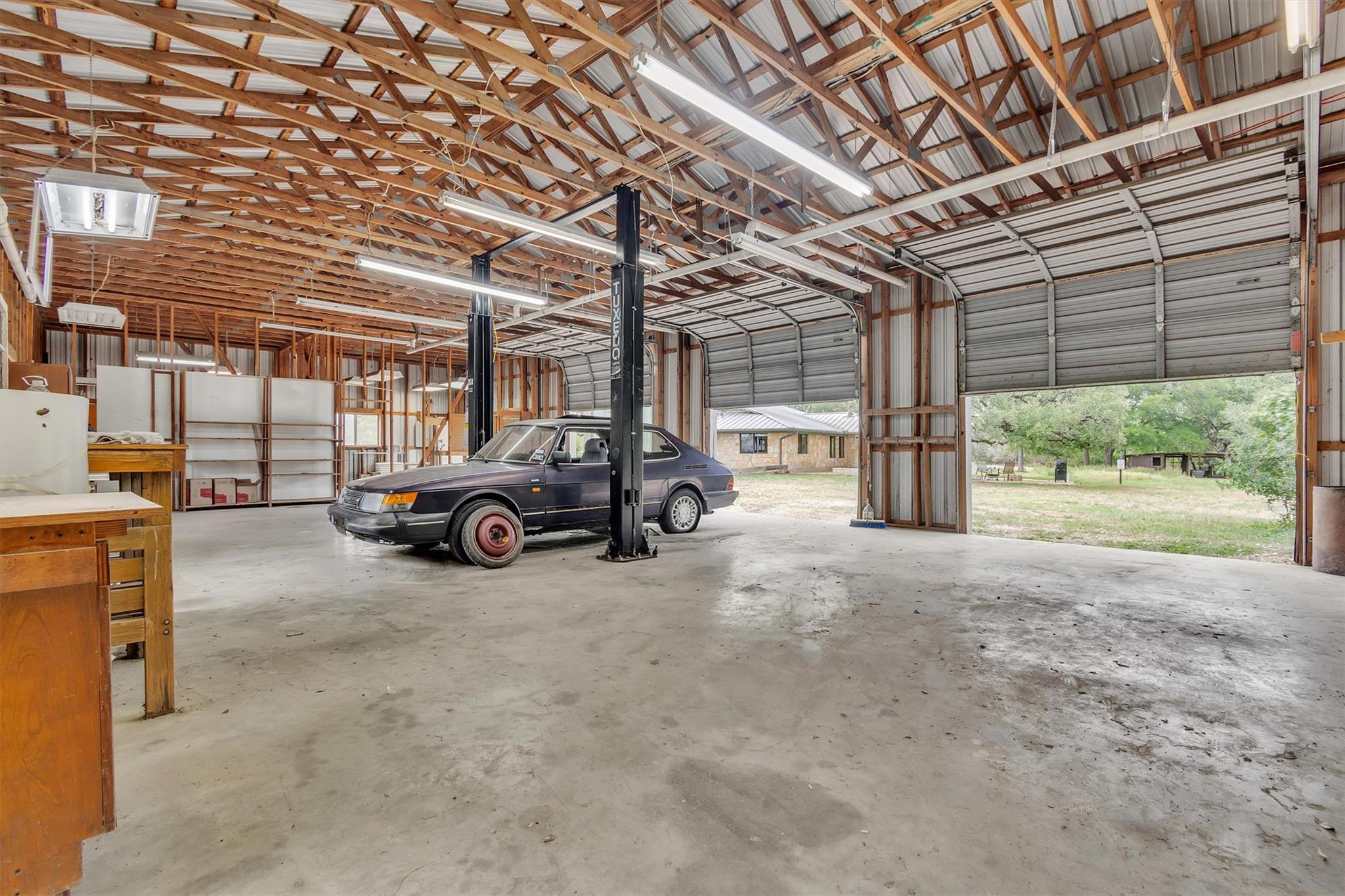 700 Billie Brooks Ln, Driftwood, TX 78619