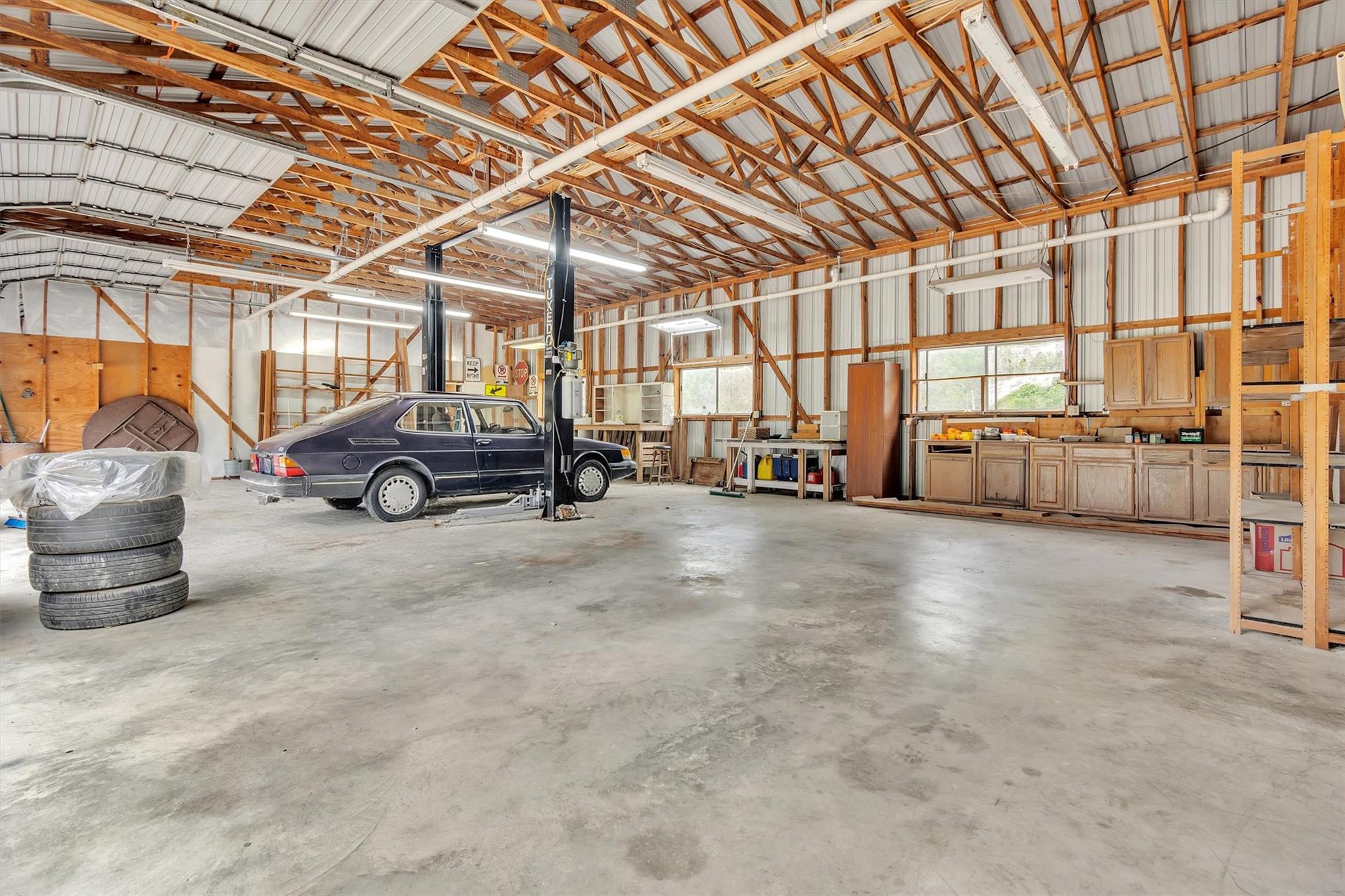 700 Billie Brooks Ln, Driftwood, TX 78619