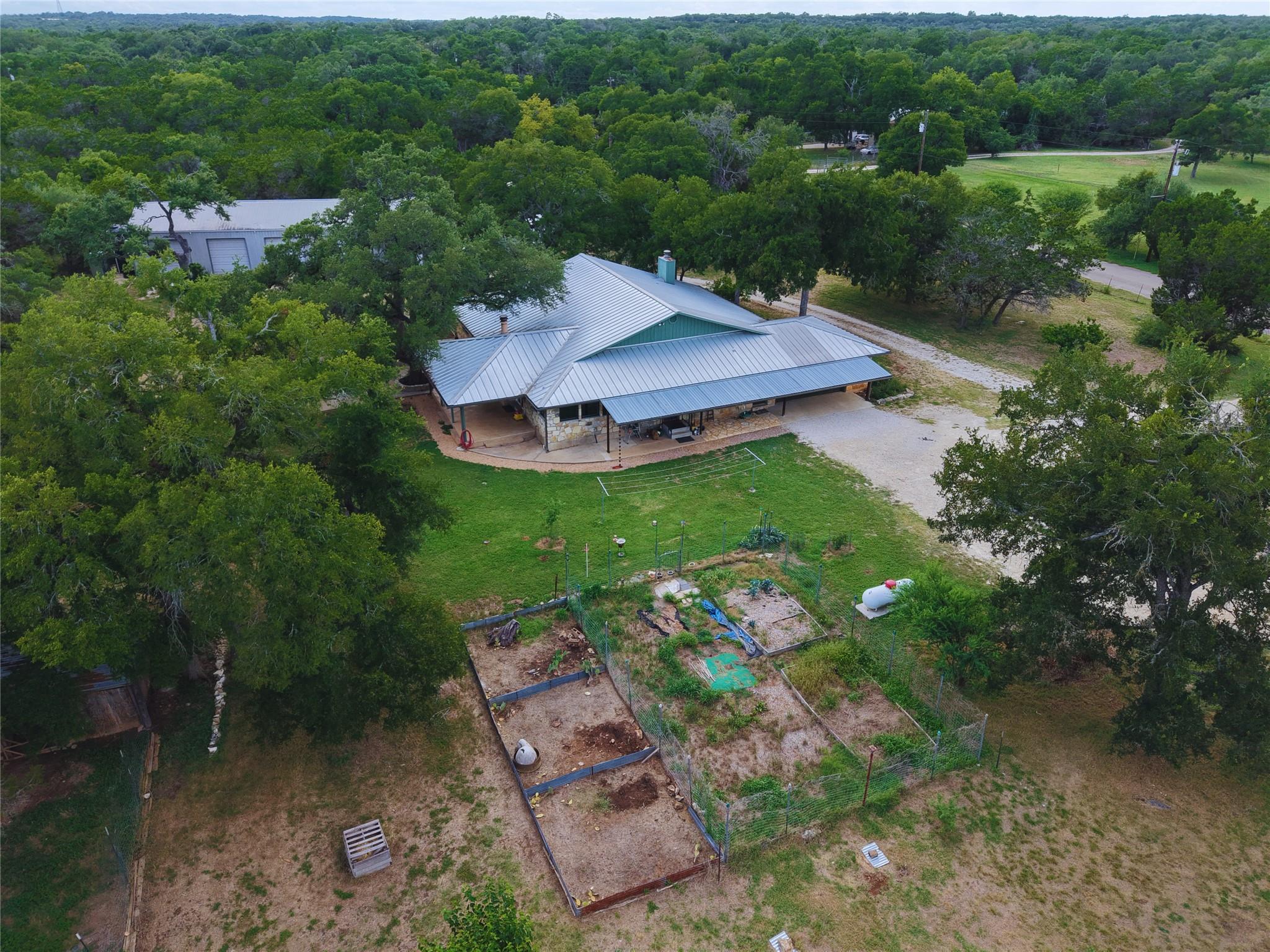 700 Billie Brooks Ln, Driftwood, TX 78619