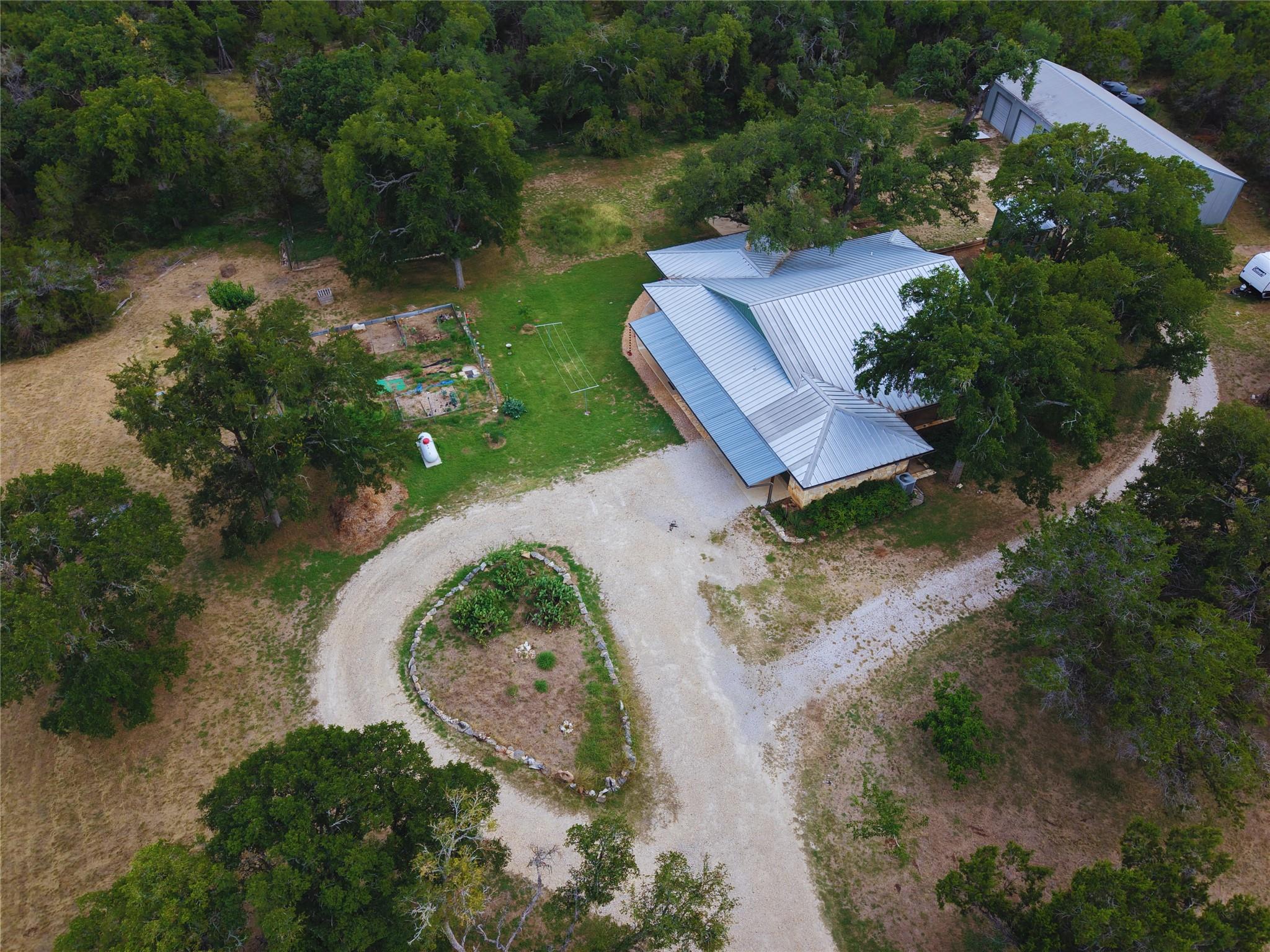 700 Billie Brooks Ln, Driftwood, TX 78619