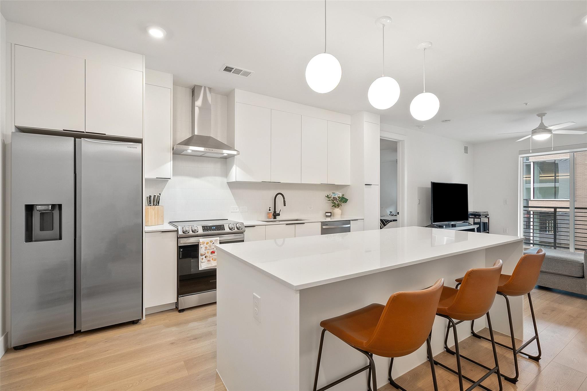 1701 Simond Ave # 305, Austin, TX 78723