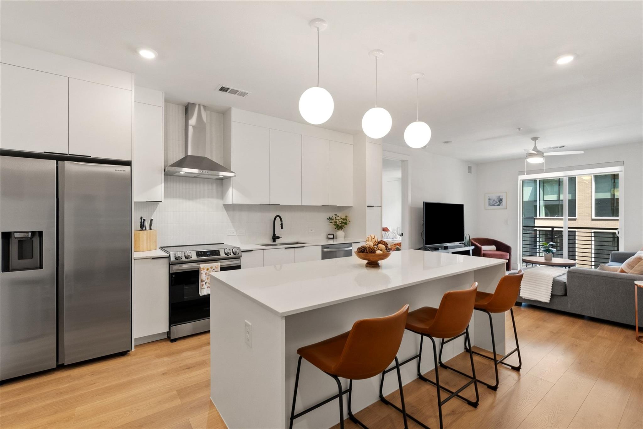 1701 Simond Ave # 305, Austin, TX 78723