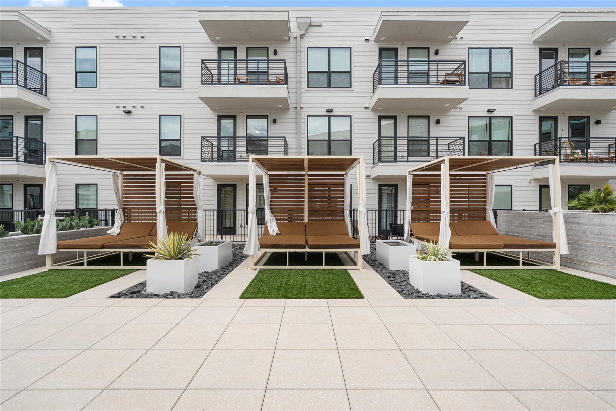 1701 Simond Ave # 305, Austin, TX 78723