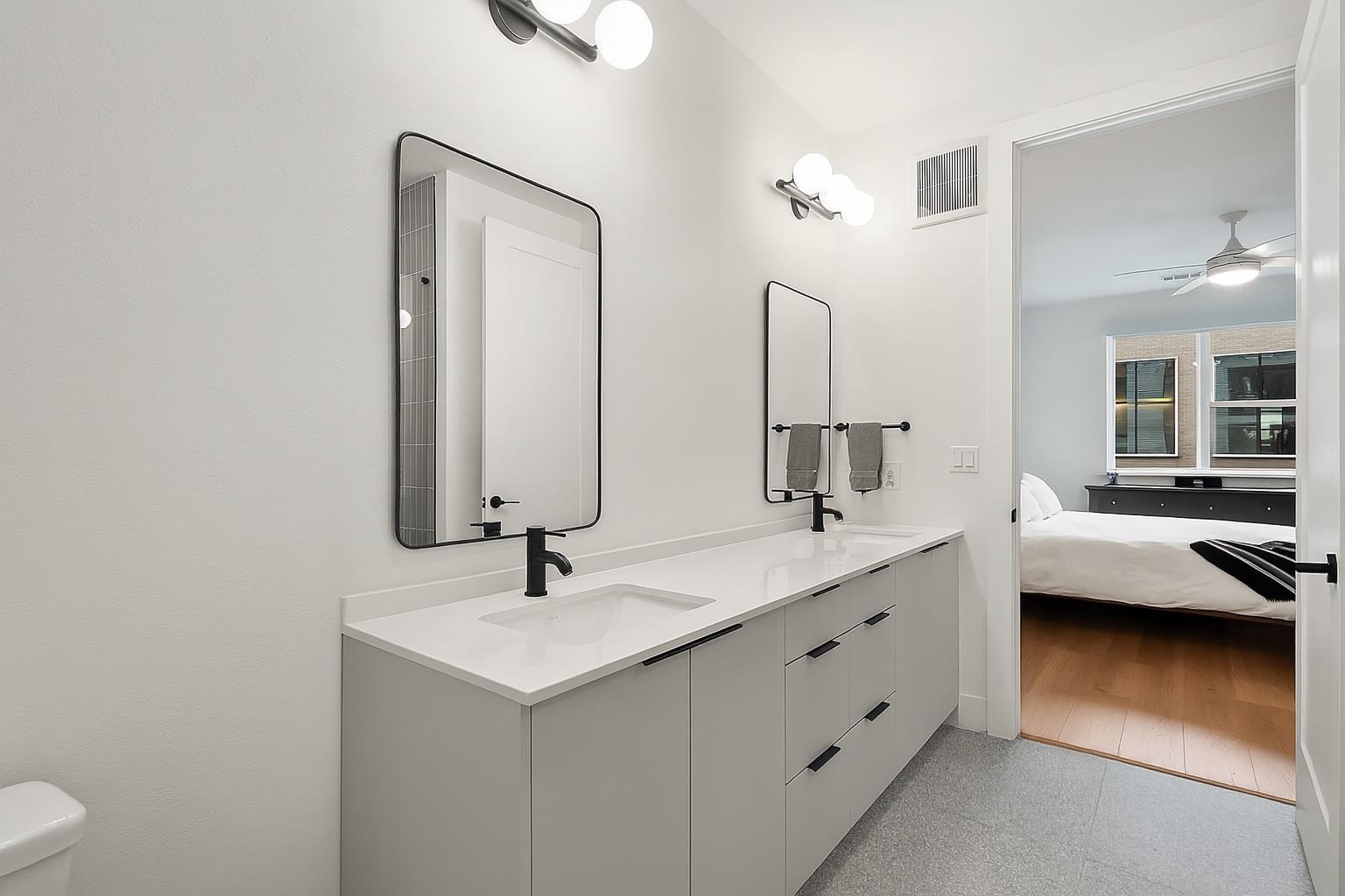 1701 Simond Ave # 305, Austin, TX 78723