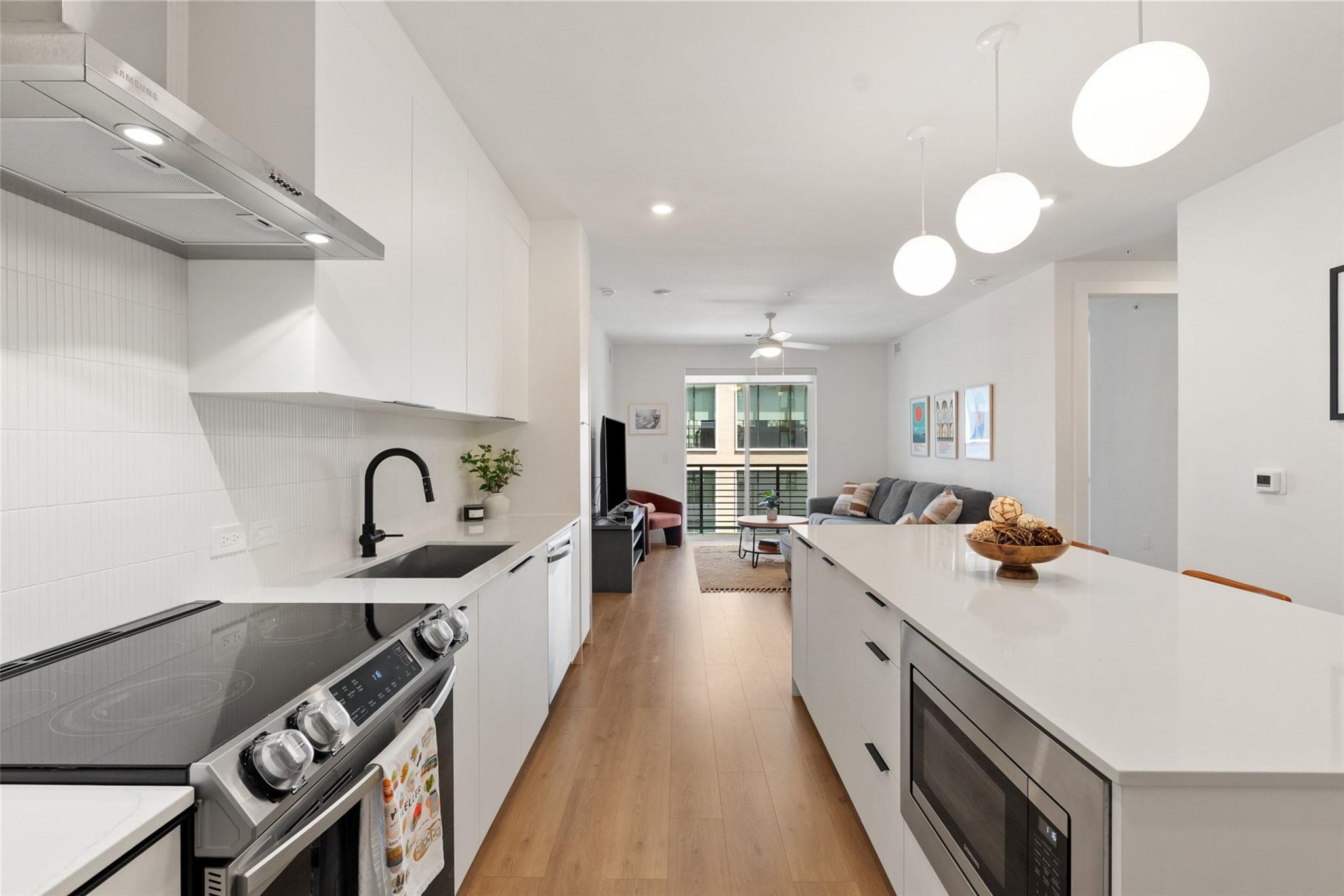 1701 Simond Ave # 305, Austin, TX 78723