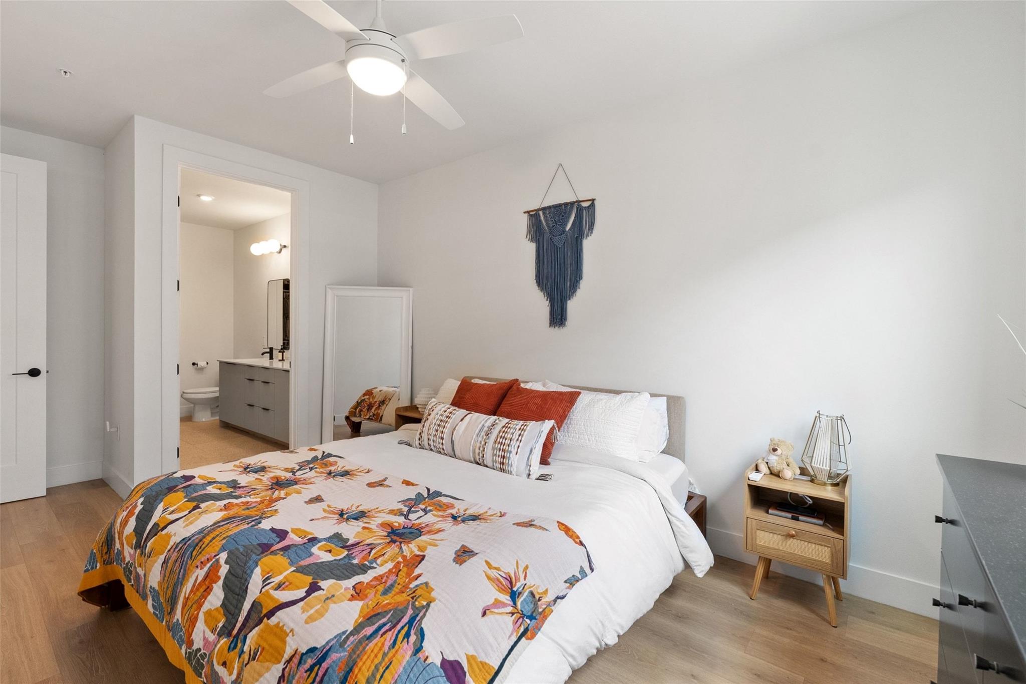 1701 Simond Ave # 305, Austin, TX 78723