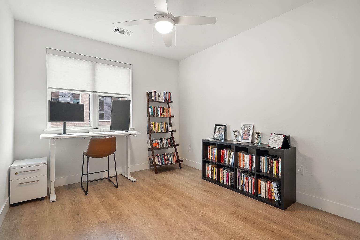 1701 Simond Ave # 305, Austin, TX 78723