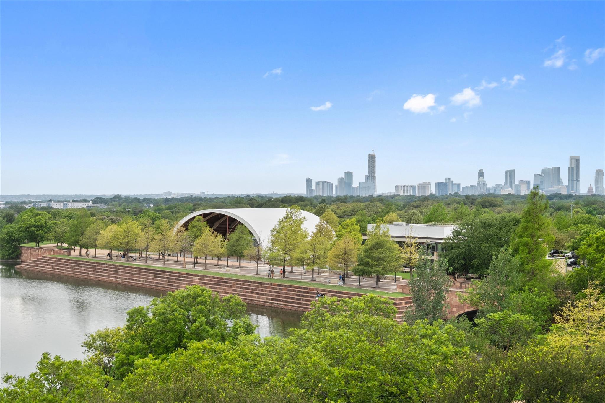 1701 Simond Ave # 305, Austin, TX 78723