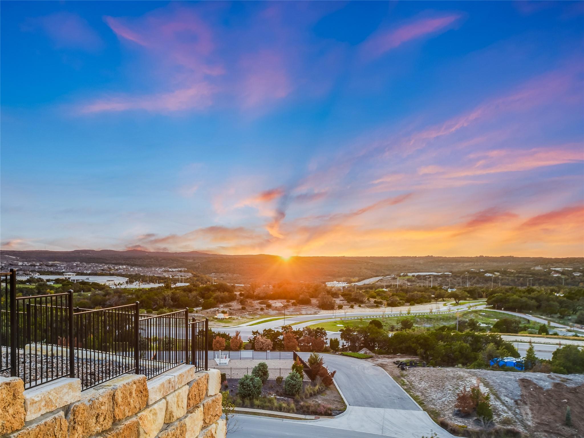 8 Maybury Way, Lakeway, TX 78738