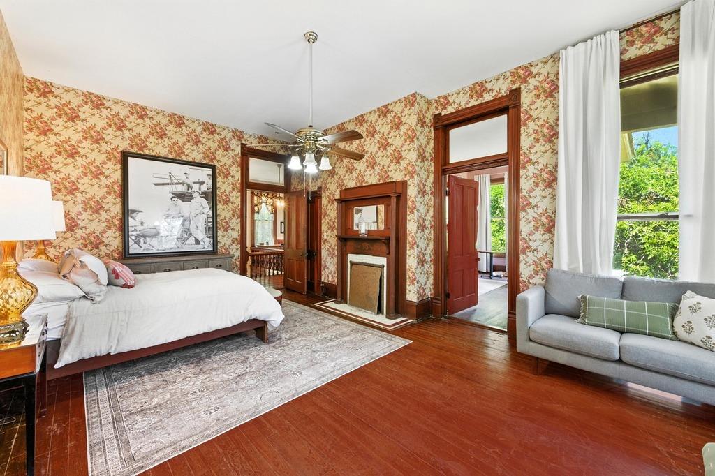 624 Saint Louis St, Gonzales, TX 78629