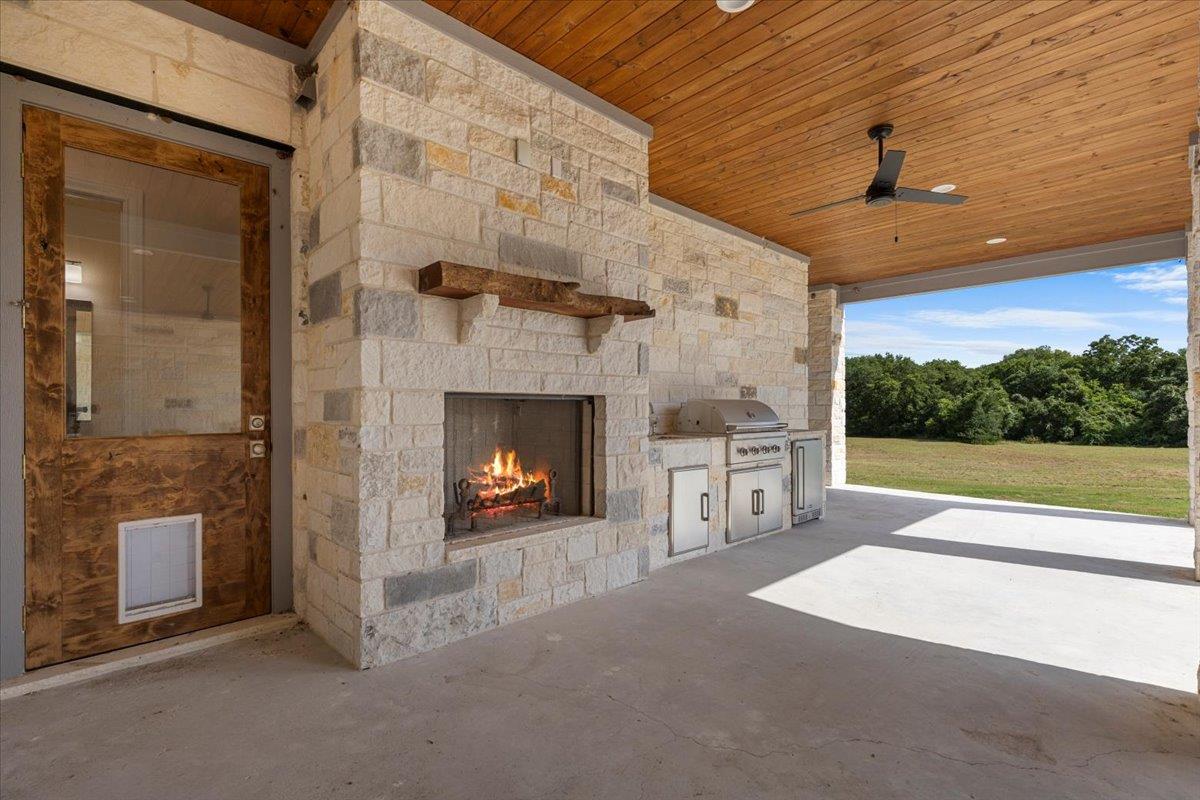 7100 Munke Rd, La Grange, TX 78945