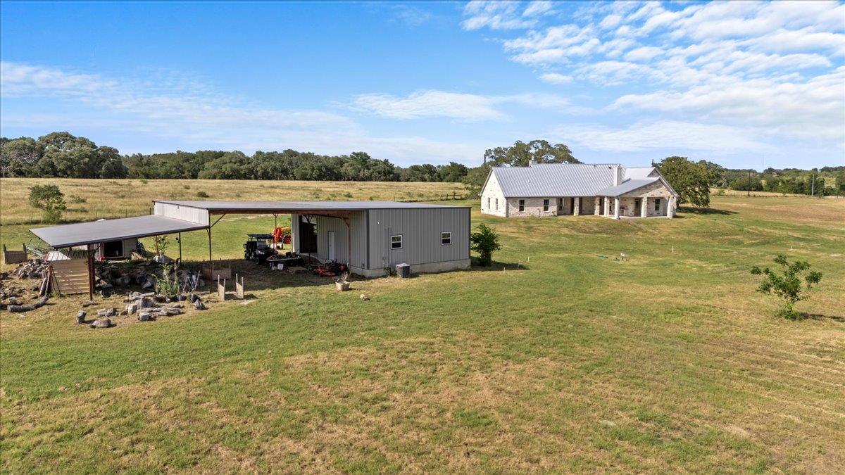 7100 Munke Rd, La Grange, TX 78945
