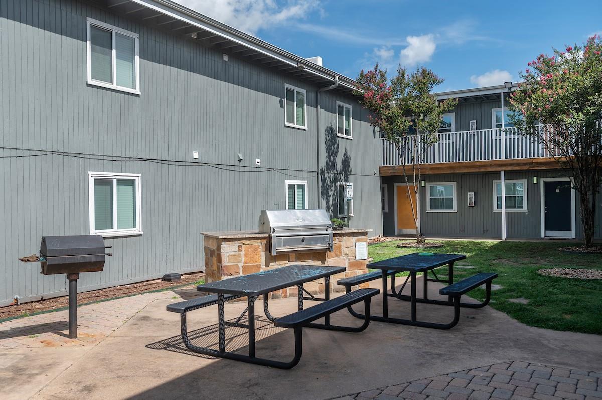 2401 Manor Rd # 114, Austin, TX 78722