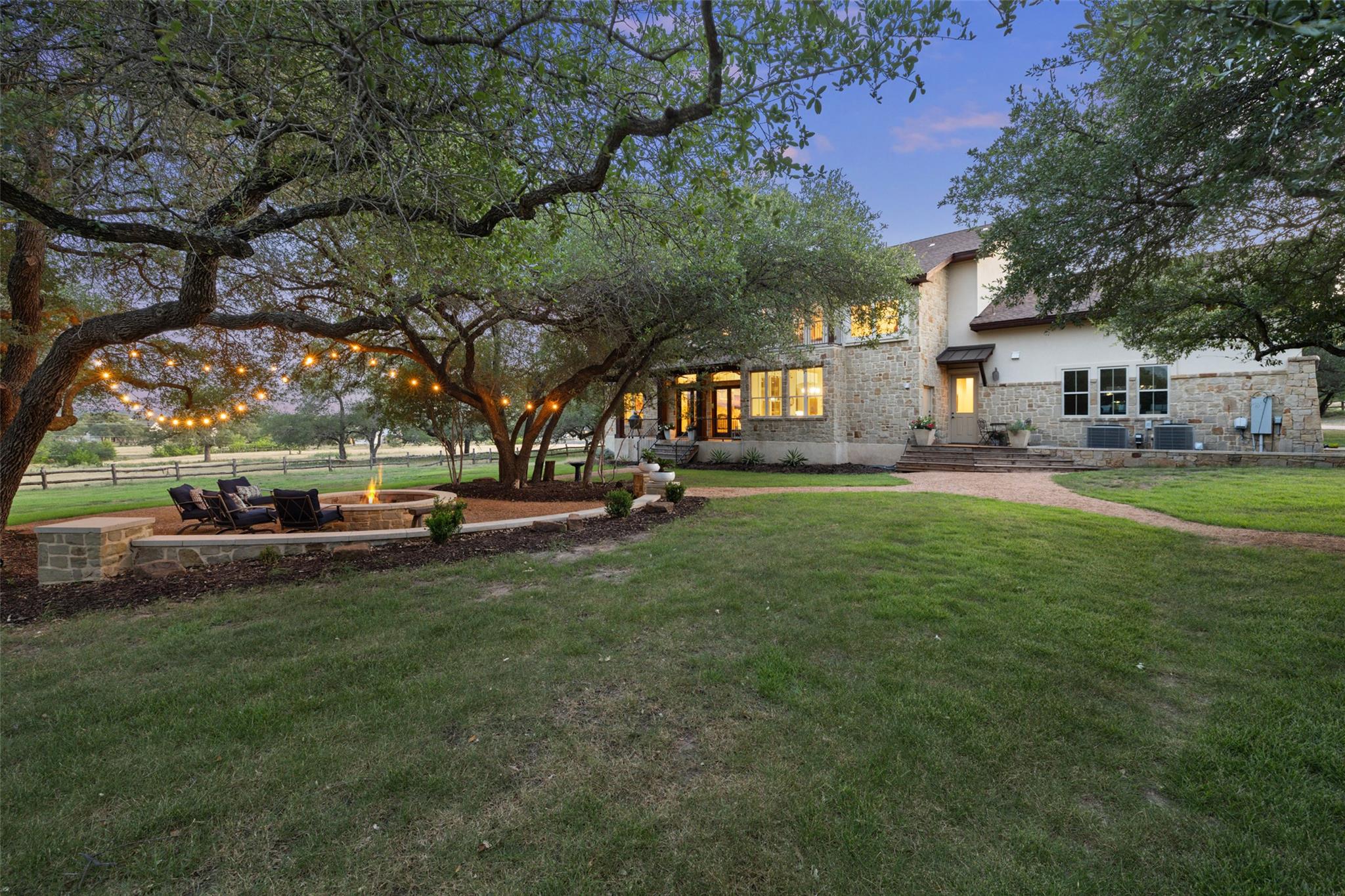 23923 Tres Coronas Dr, Spicewood, TX 78669