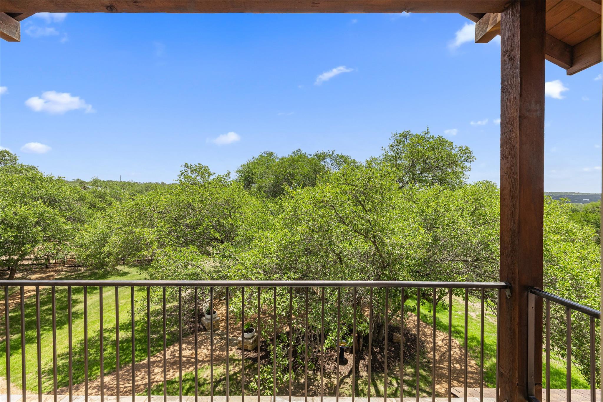 23923 Tres Coronas Dr, Spicewood, TX 78669