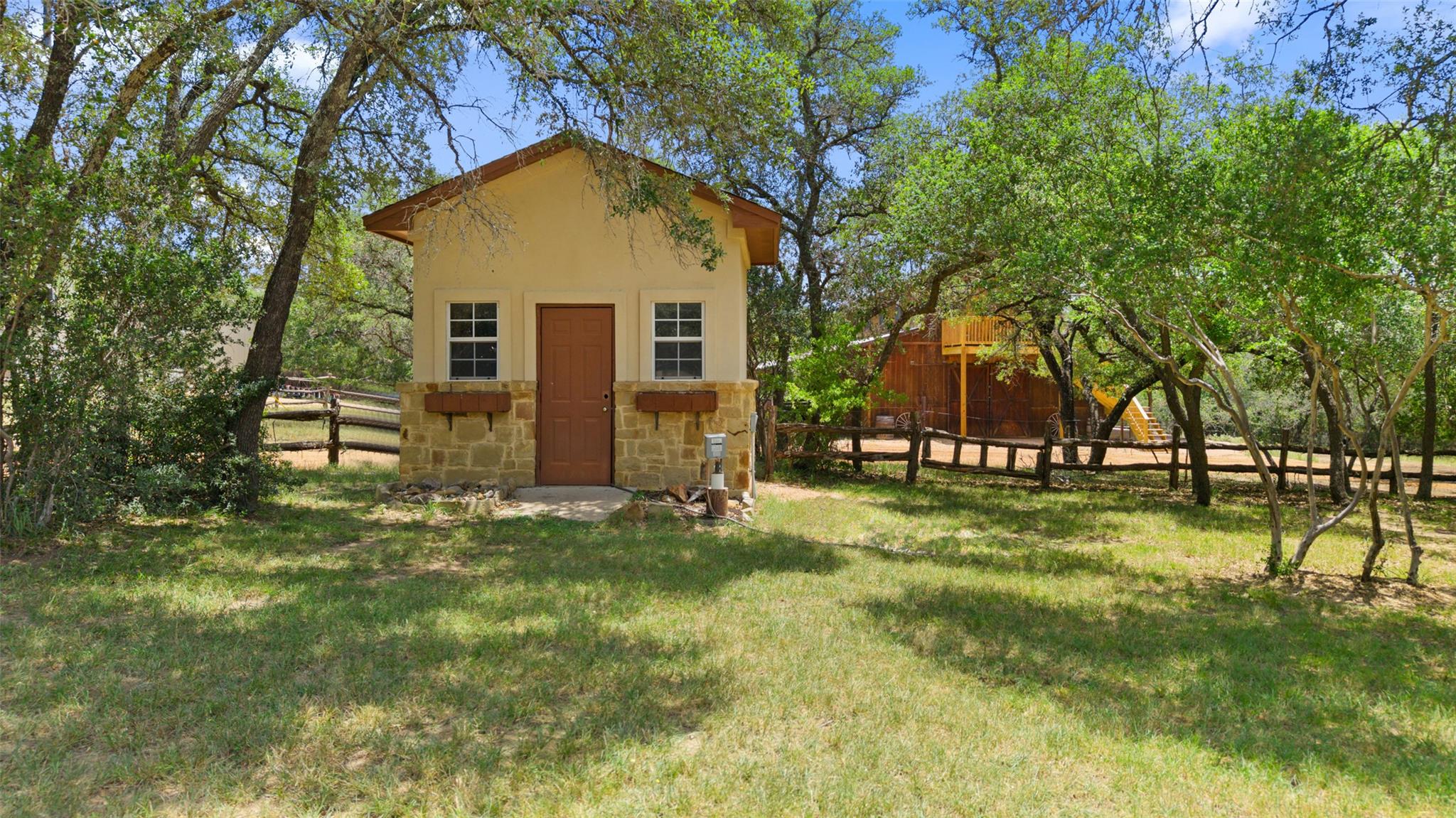 23923 Tres Coronas Dr, Spicewood, TX 78669