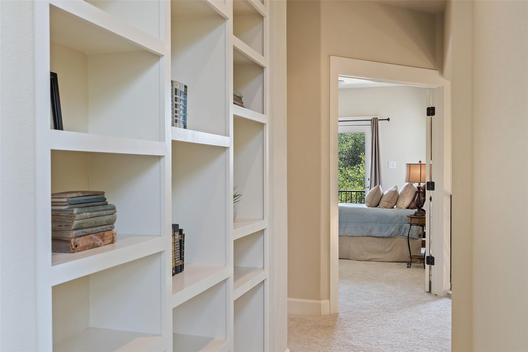 23923 Tres Coronas Dr, Spicewood, TX 78669