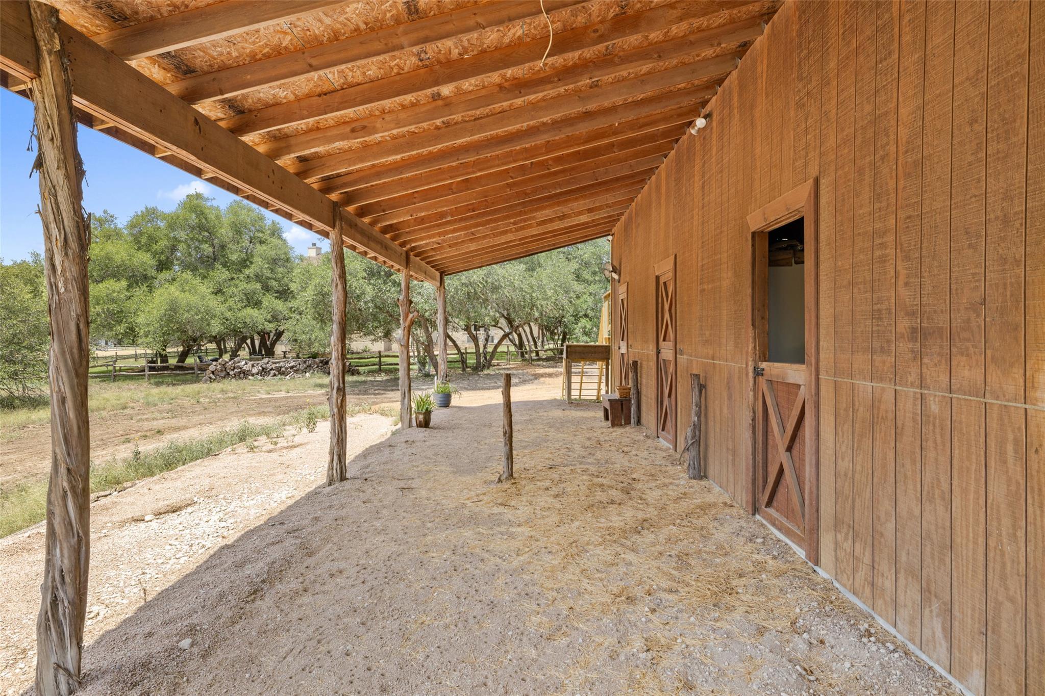 23923 Tres Coronas Dr, Spicewood, TX 78669